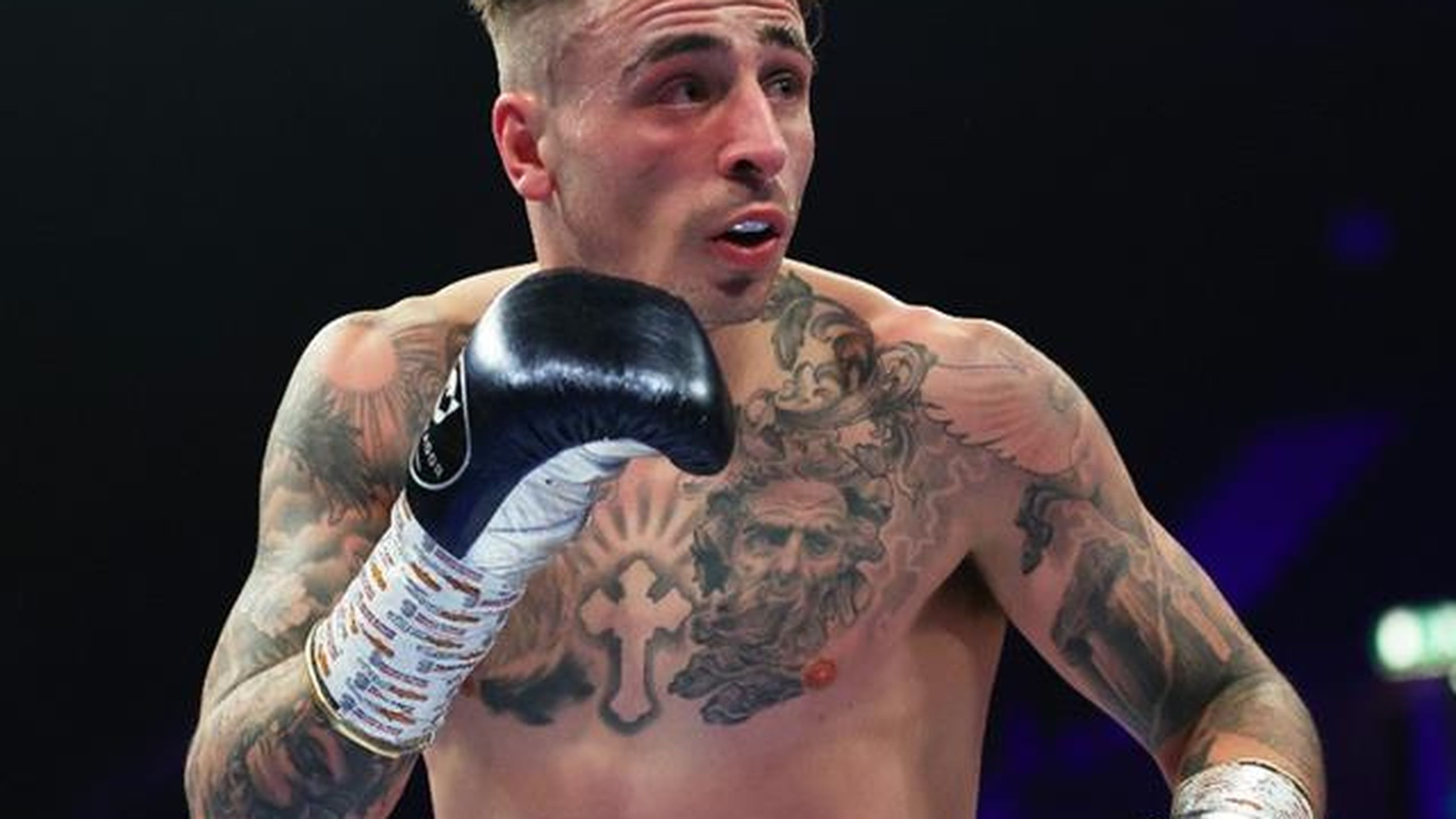 Sean Noakes stuns Robin Zamora with huge right hand - Boxing video ...