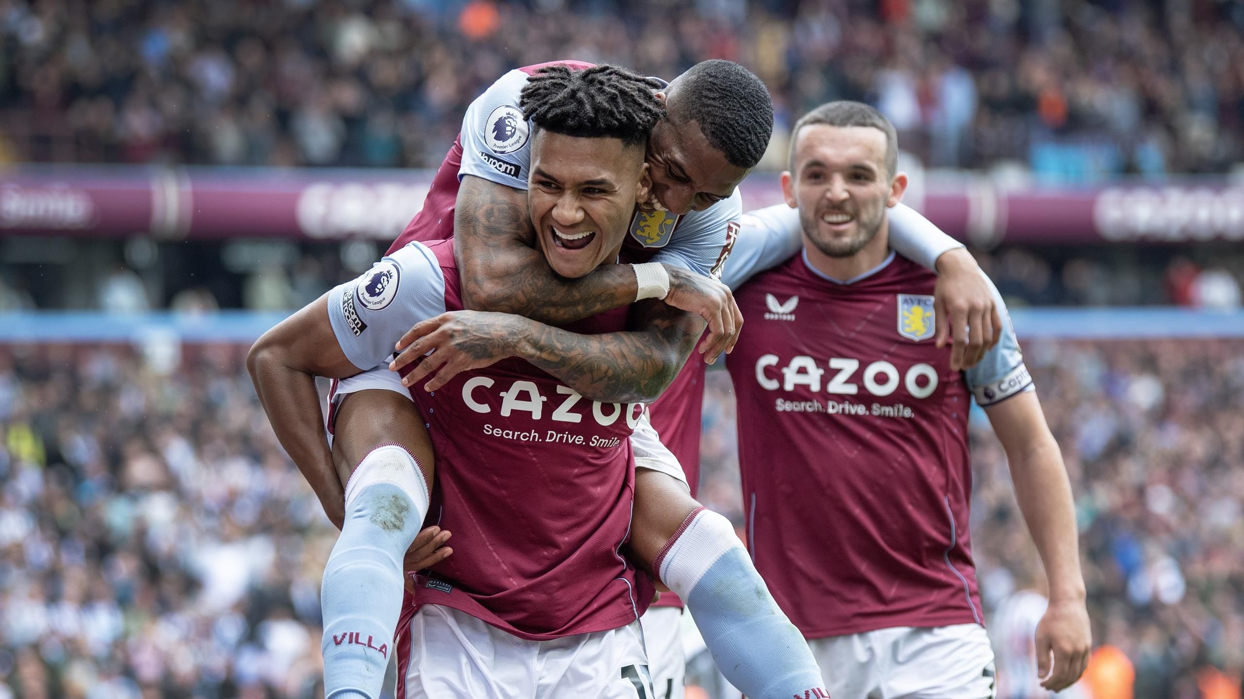  Aston Villa players celebrate their victory in the Europa Conference League.