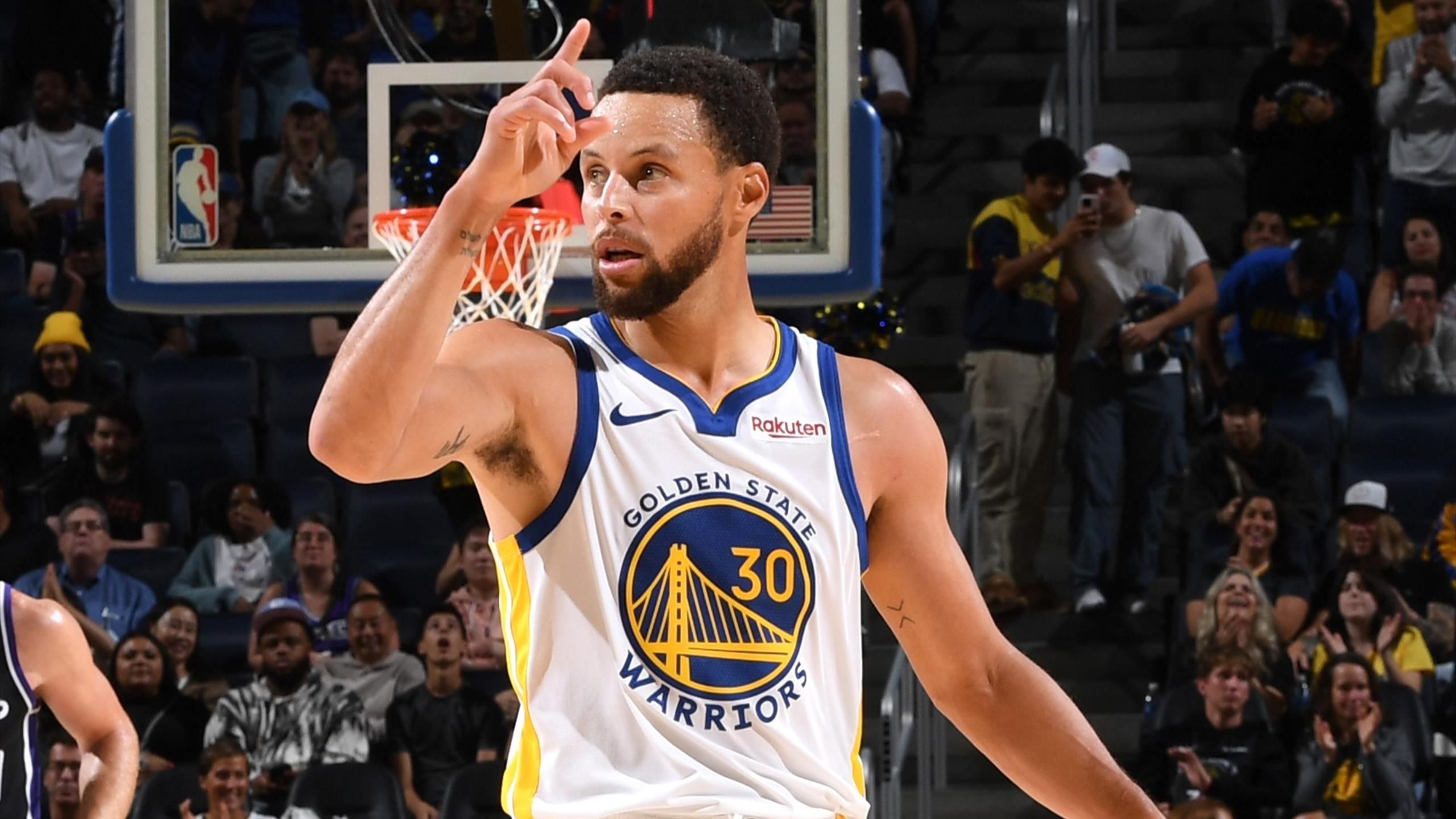 Steph Curry stars in pre-season for Golden State Warriors against  Sacramento Kings - 'Greatest of all-time for a reason' - TNT Sports