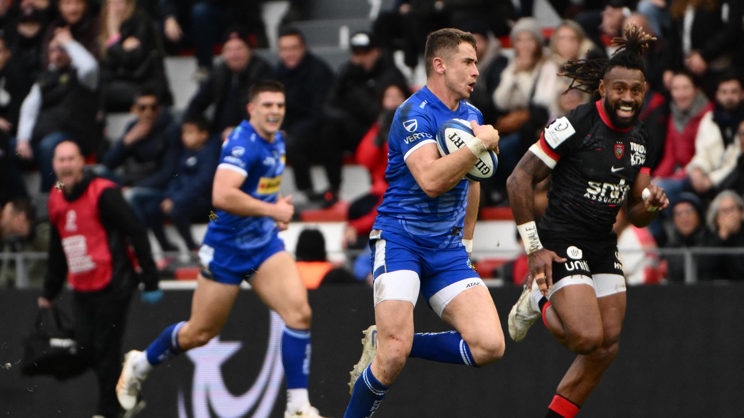 'How about that!' - harvey Skinner stuns home fans by chasing down ball ...