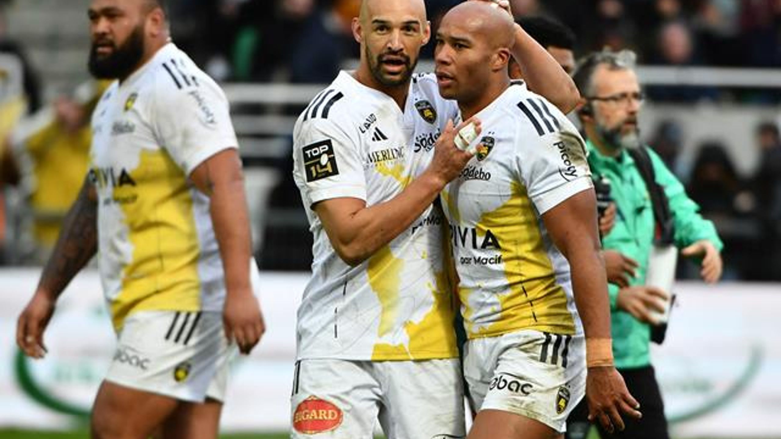 La Rochelle go the length of the field as Teddy Thomas goes over for a ...