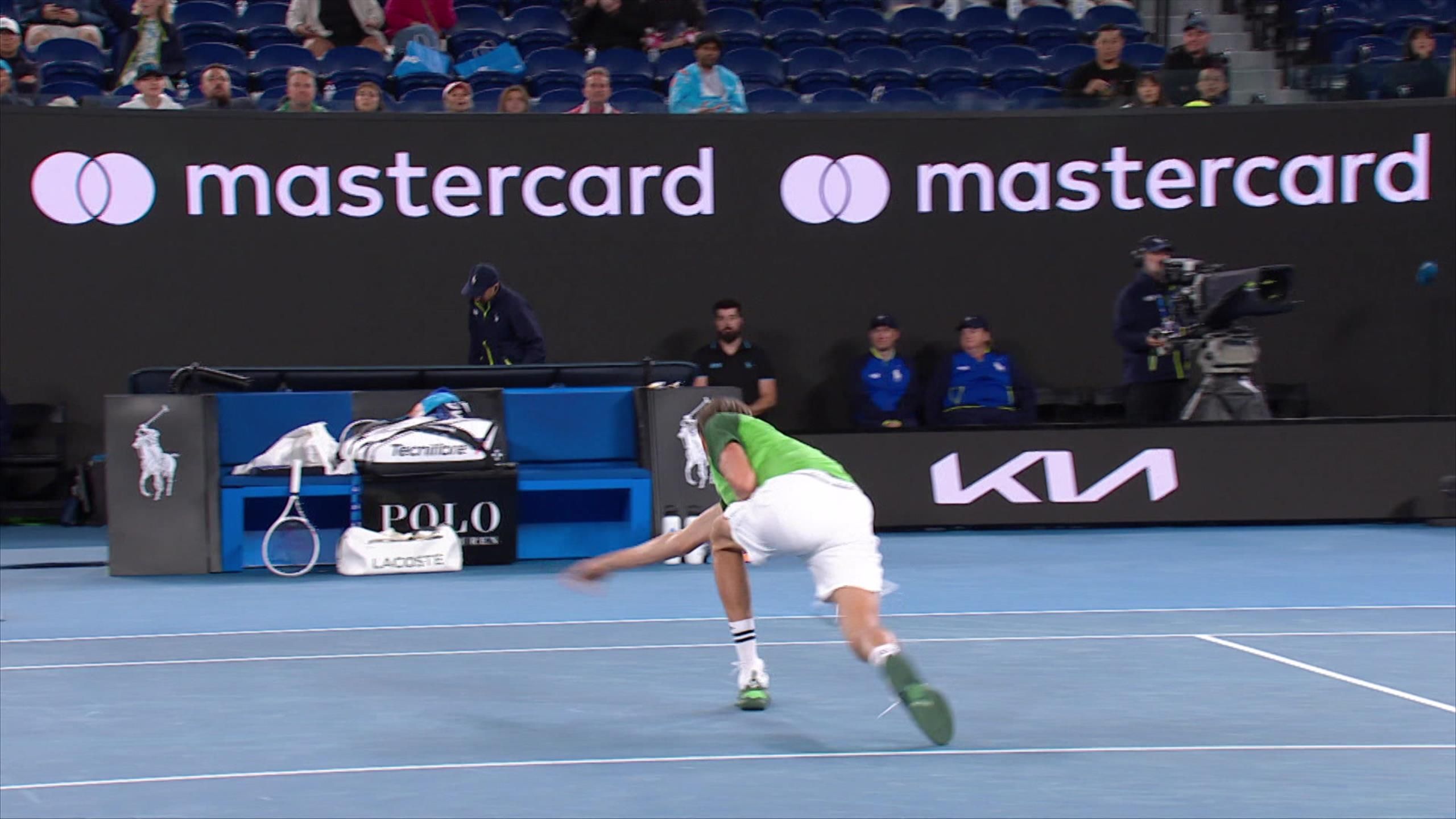 Australian Open: 'That's a high-risk strategy' - Daniil Medvedev ...