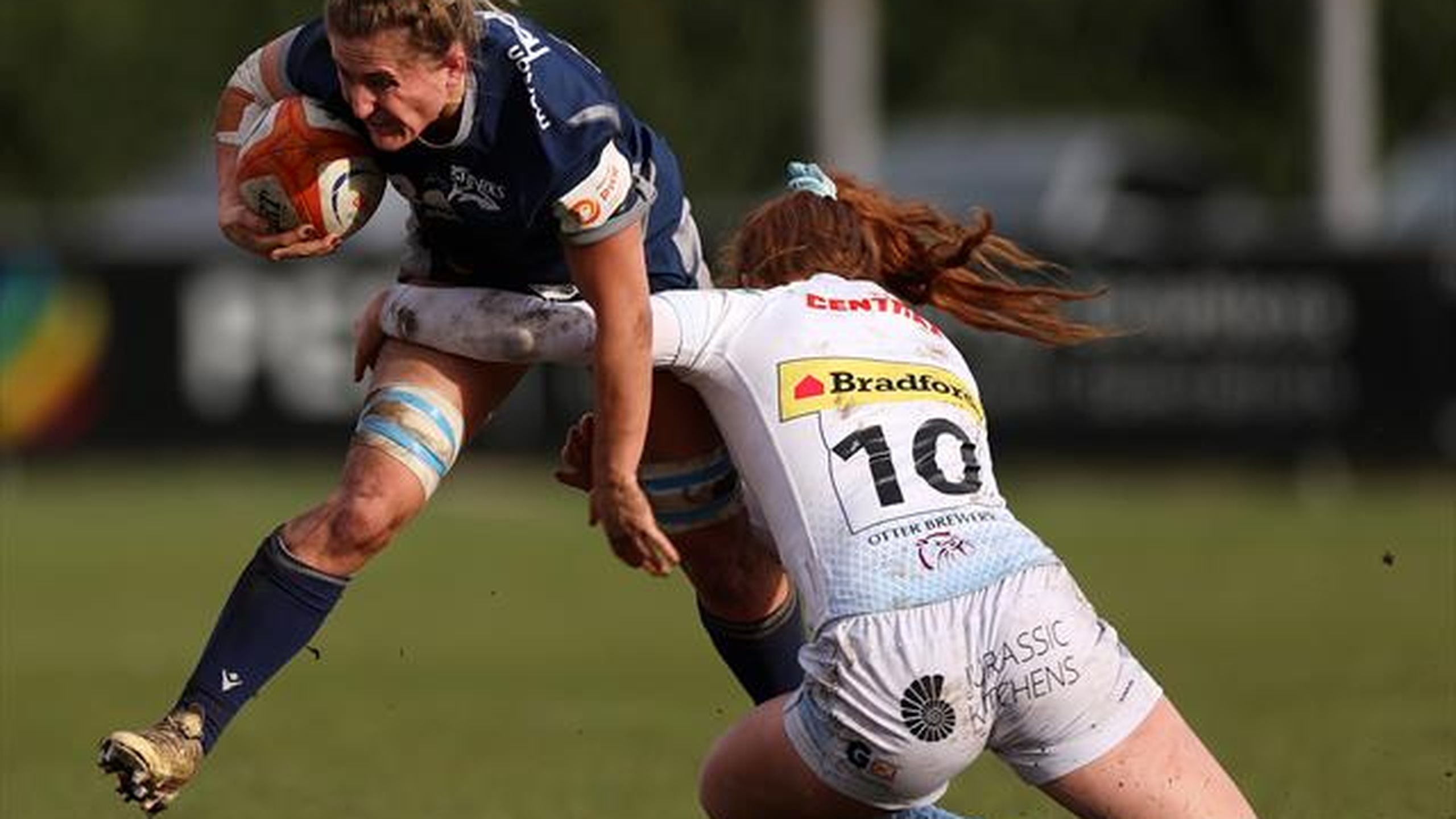 Exeter Chiefs thrash Sale Sharks to close gap at top of Premiership ...