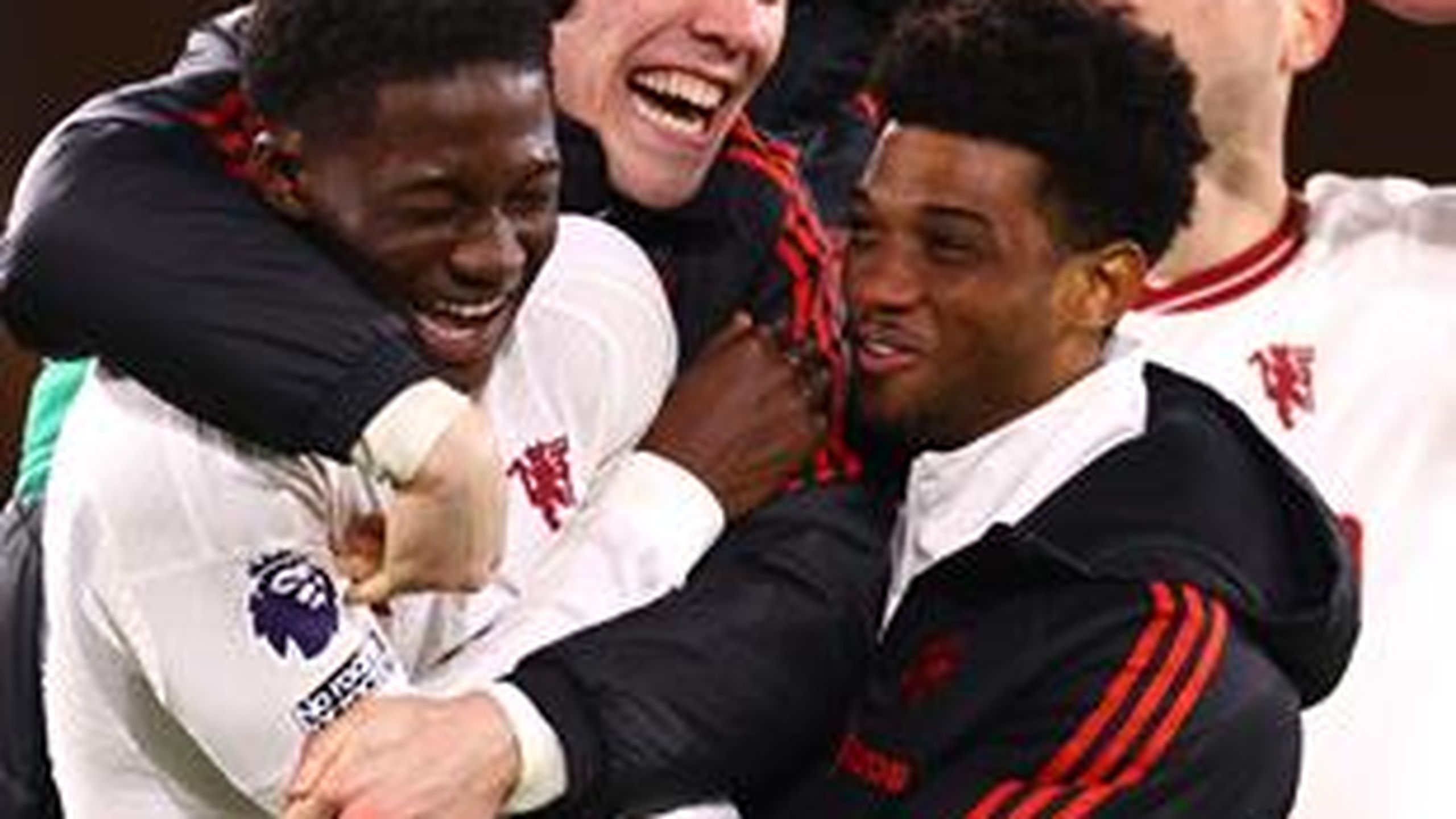 Wolves 3-4 Manchester United: Kobbie Mainoo winner in stoppage time ...