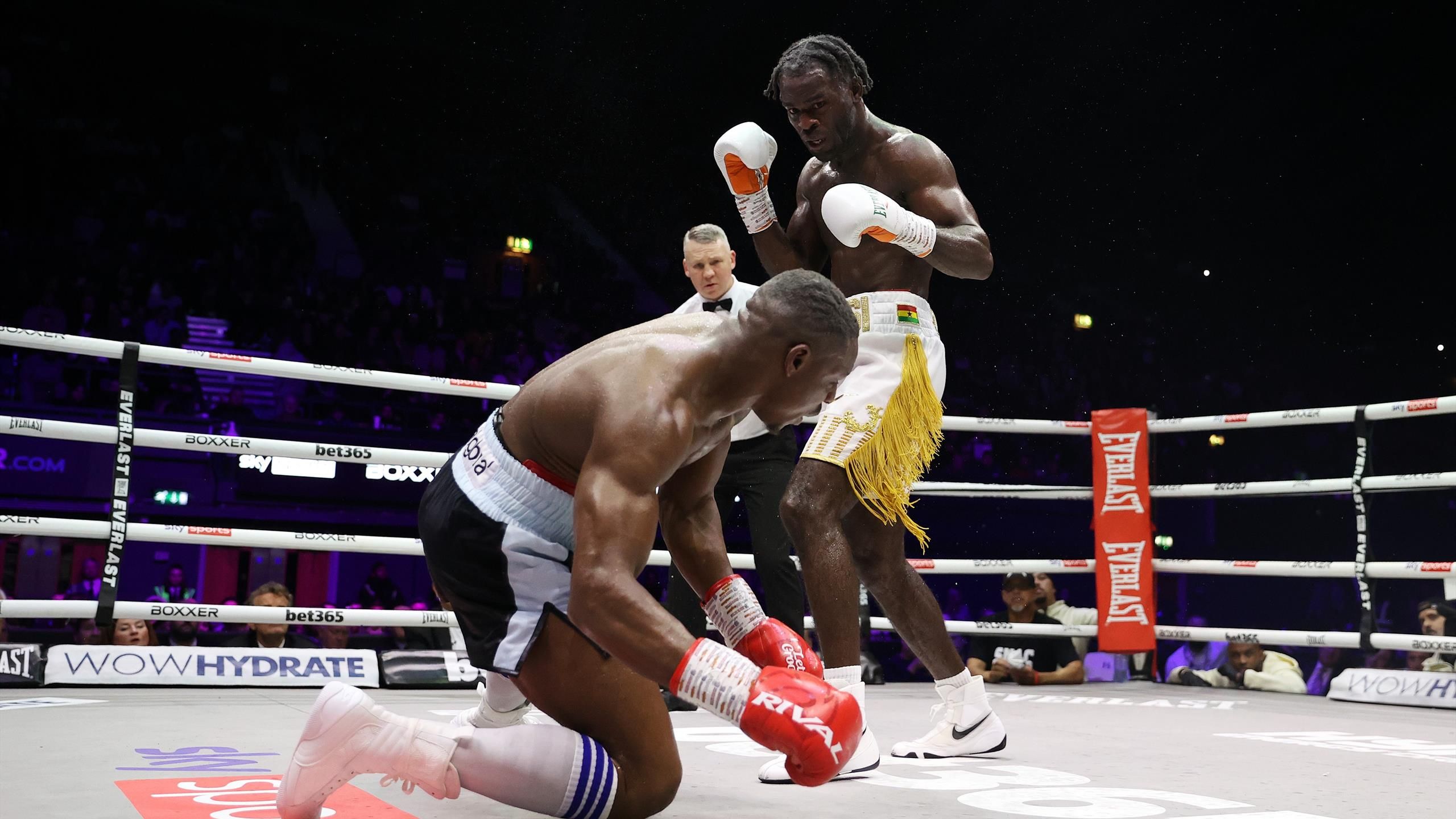 Buatsi beats Azeez to win WBA eliminator and British and Commonwealth ...