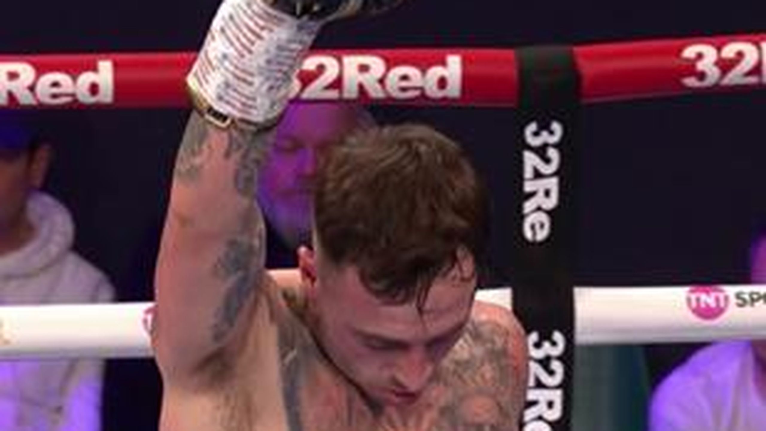 Sean Noakes extends winning streak with third-round stoppage win over ...
