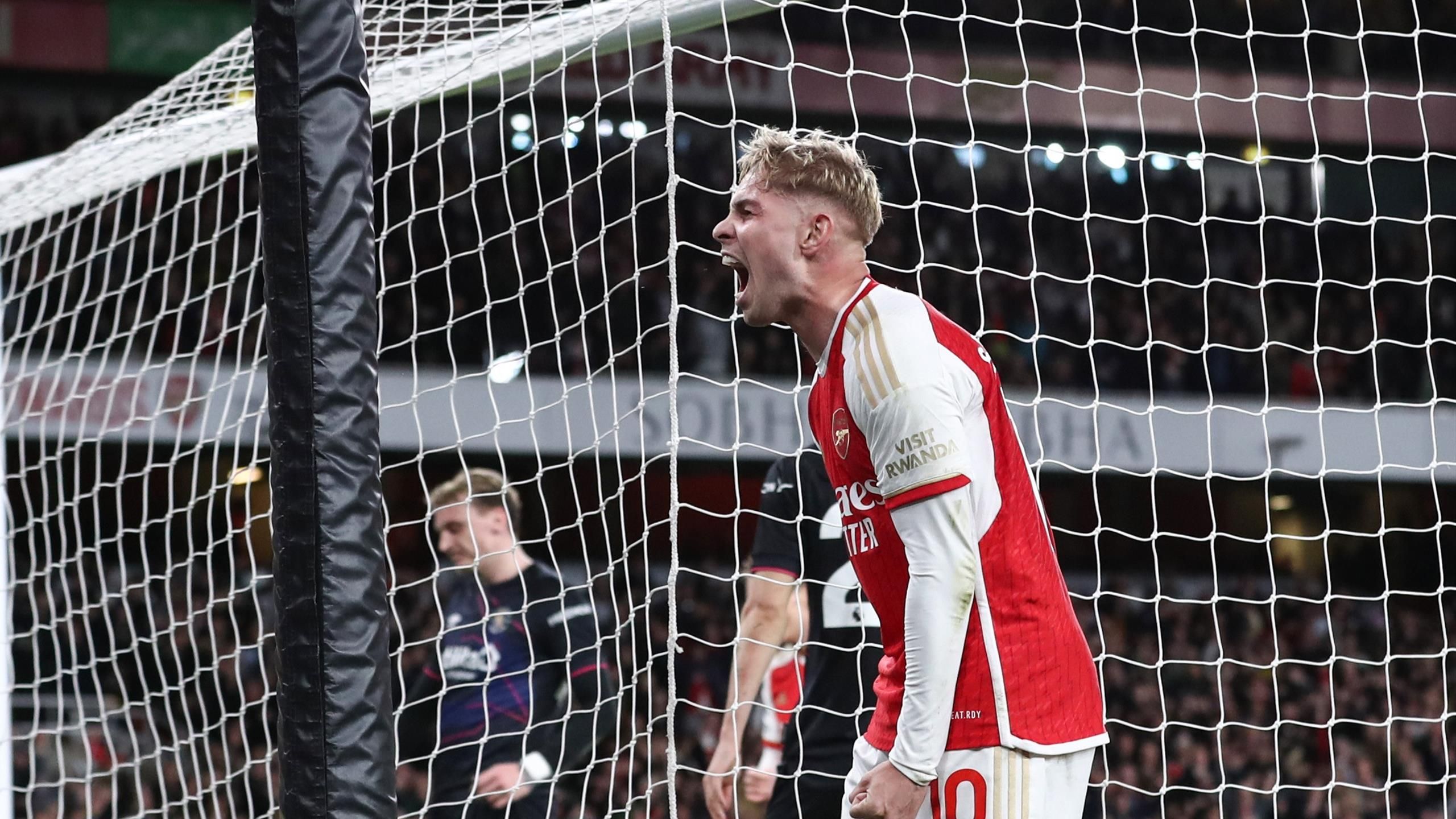 Emile Smith Rowe thanks Arsenal supporters after rare Premier League