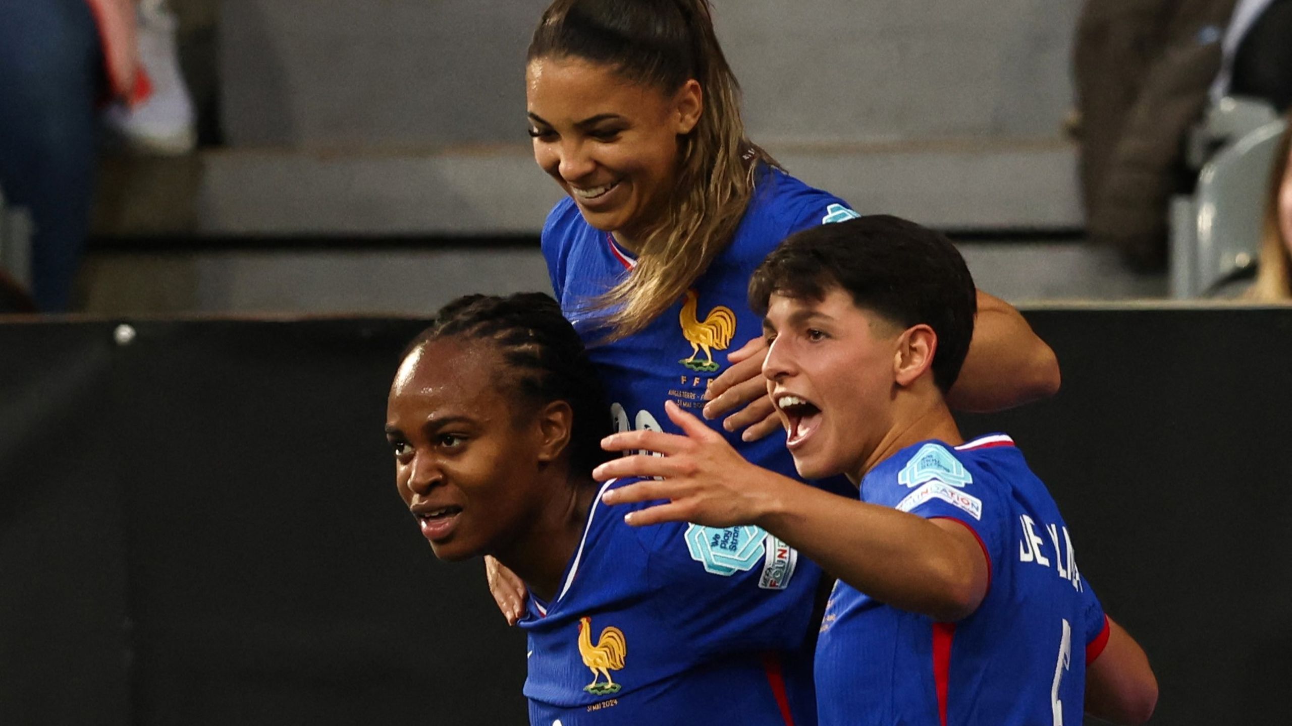 Katoto strike sinks England to put France in control
