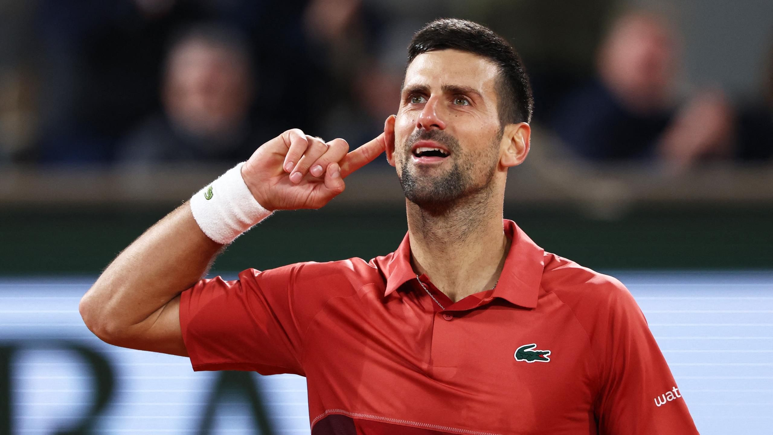 French Open: ‘Unreal!’ – Novak Djokovic thrills crowd with stunning shot to  close in on fourth set win