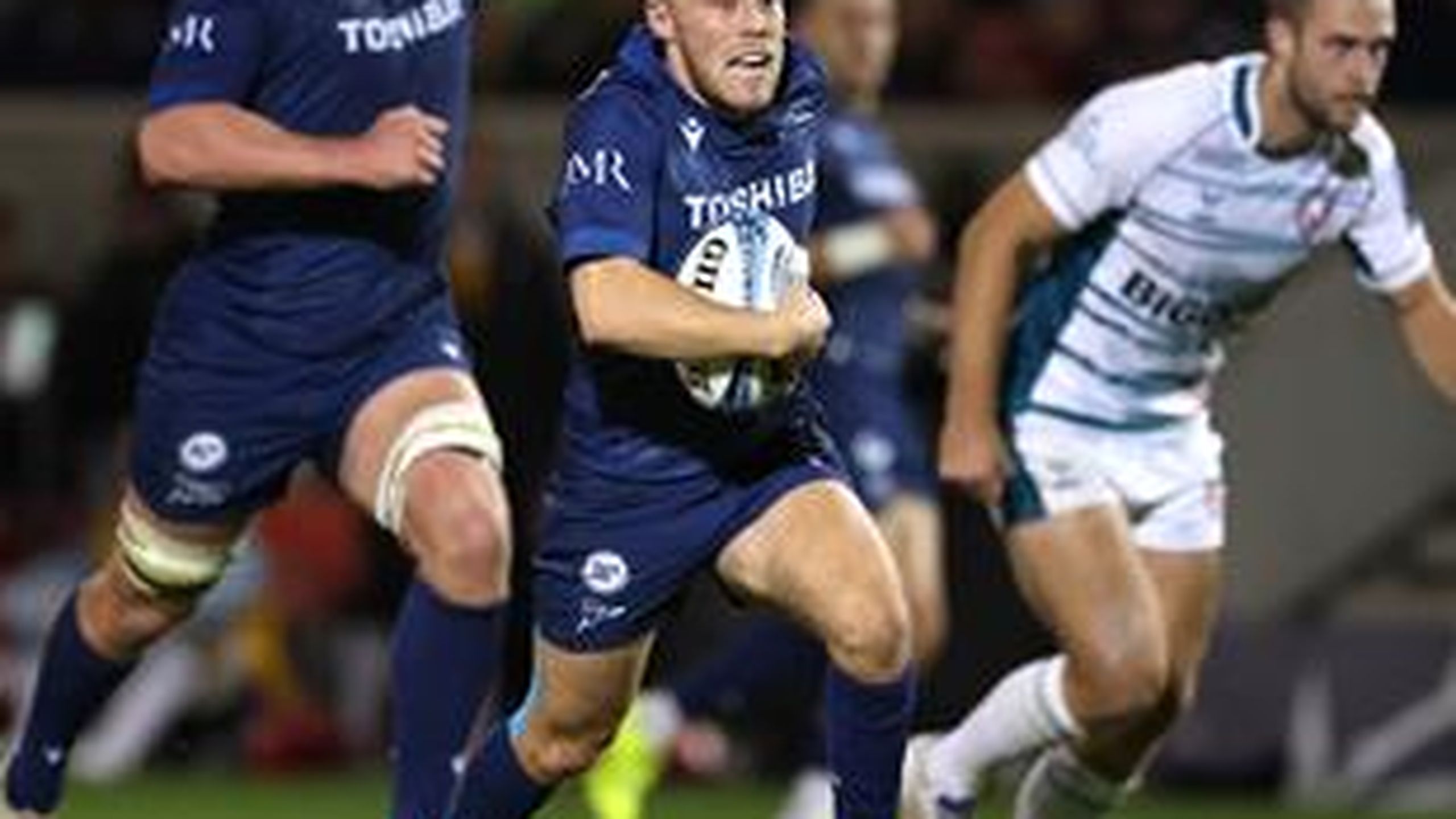Gus Warr touches down under posts after Sale scythe through Gloucester ...