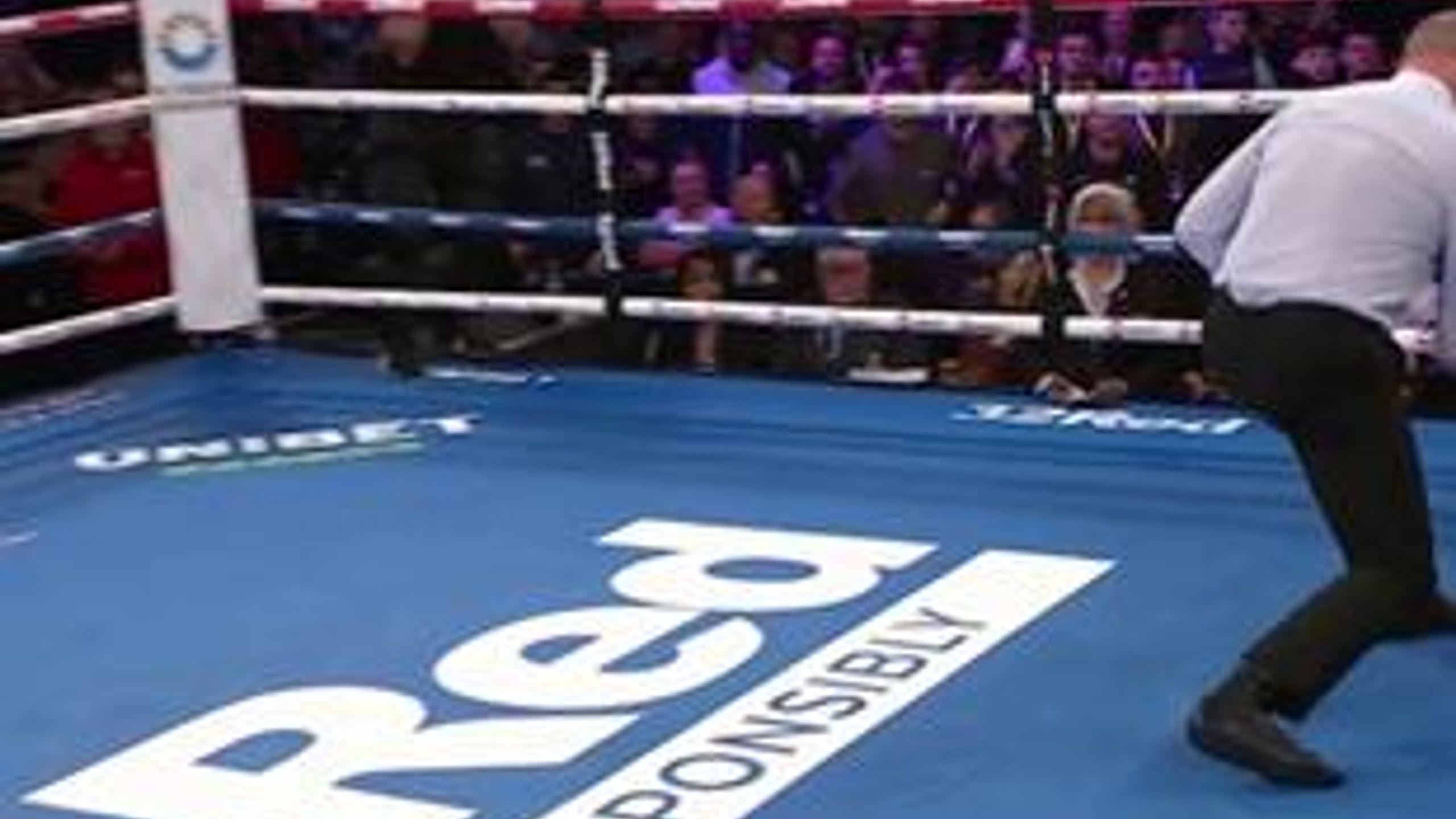Nick Ball drops Ronny Rios in the third round with fierce combination ...