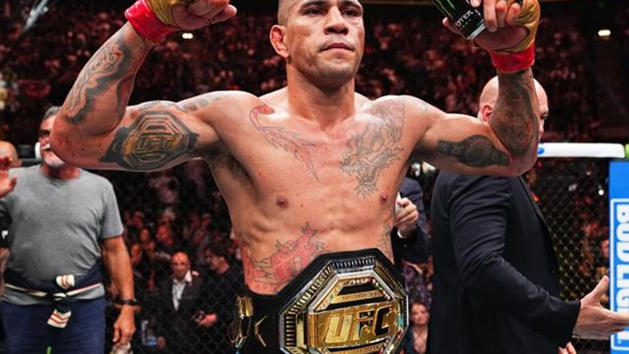 Alex Pereira 'reigns supreme' with stunning title defence against ...