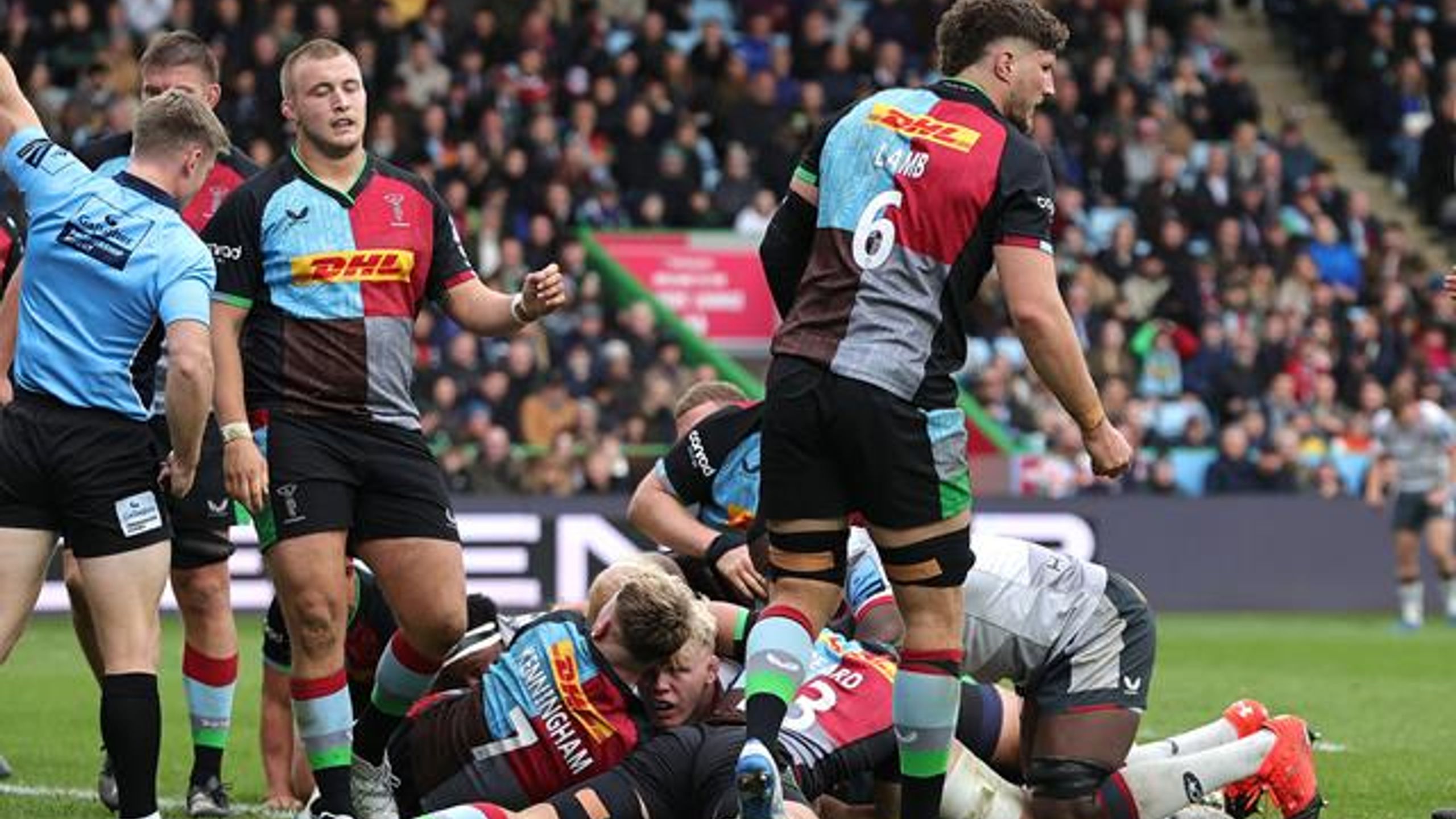 Hugh Tizard burrows over line as Saracens draw level with Harlequins in ...