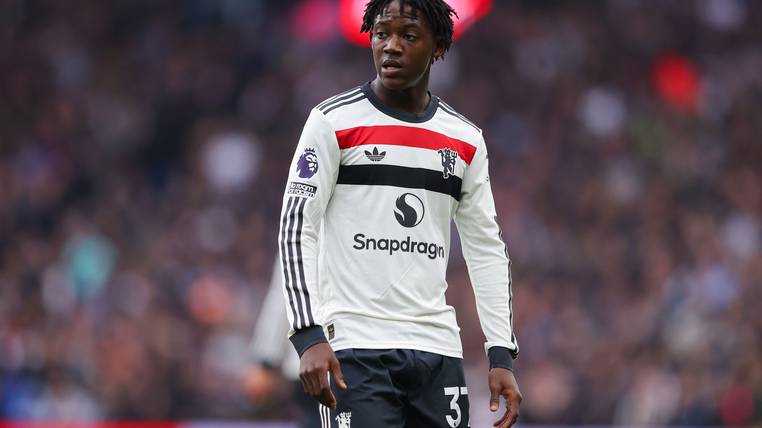 Kobbie Mainoo England midfielder out 'for a few weeks' ahead of