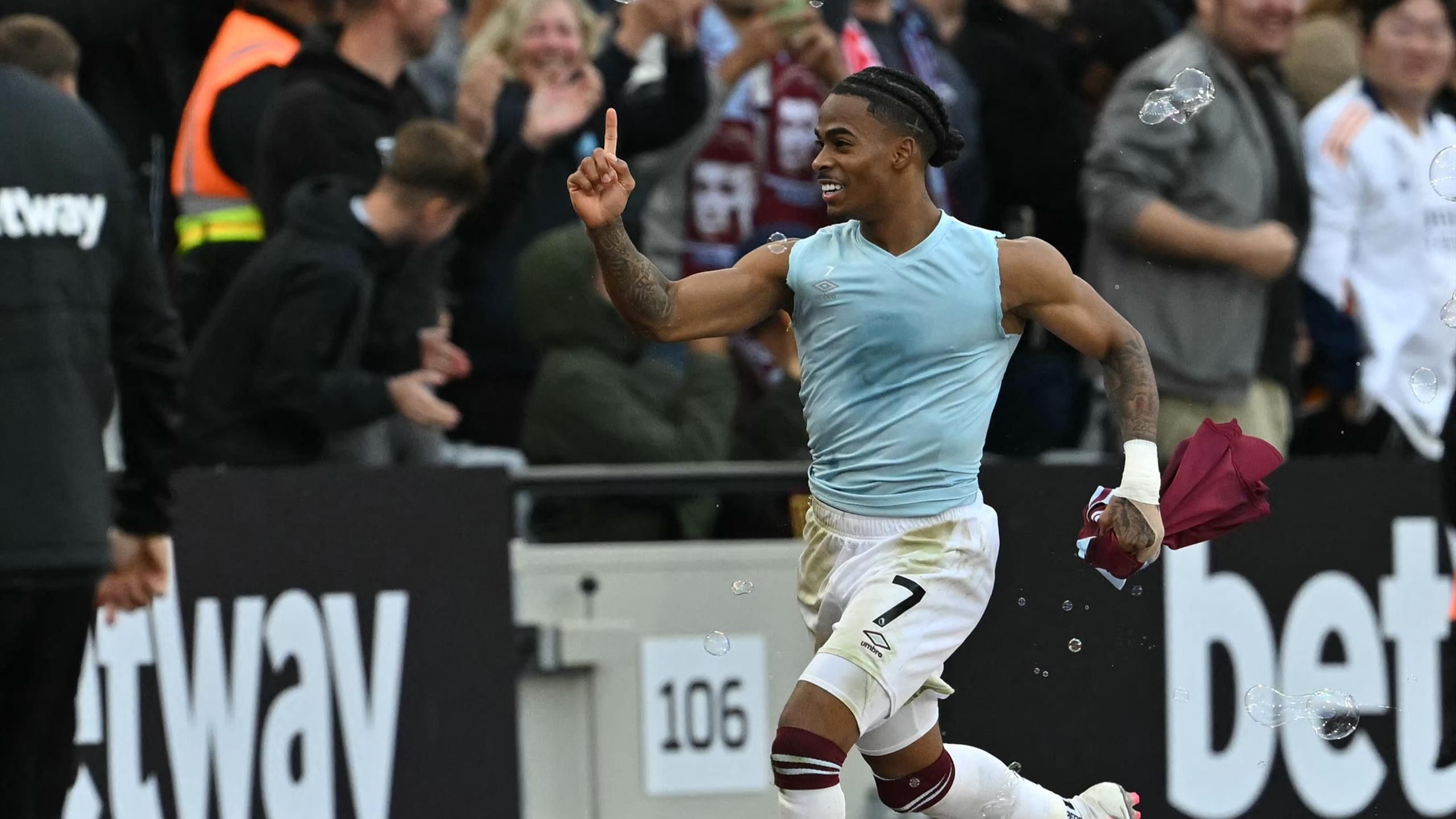 West Ham 21 Manchester United Late penalty drama sees Hammers sink