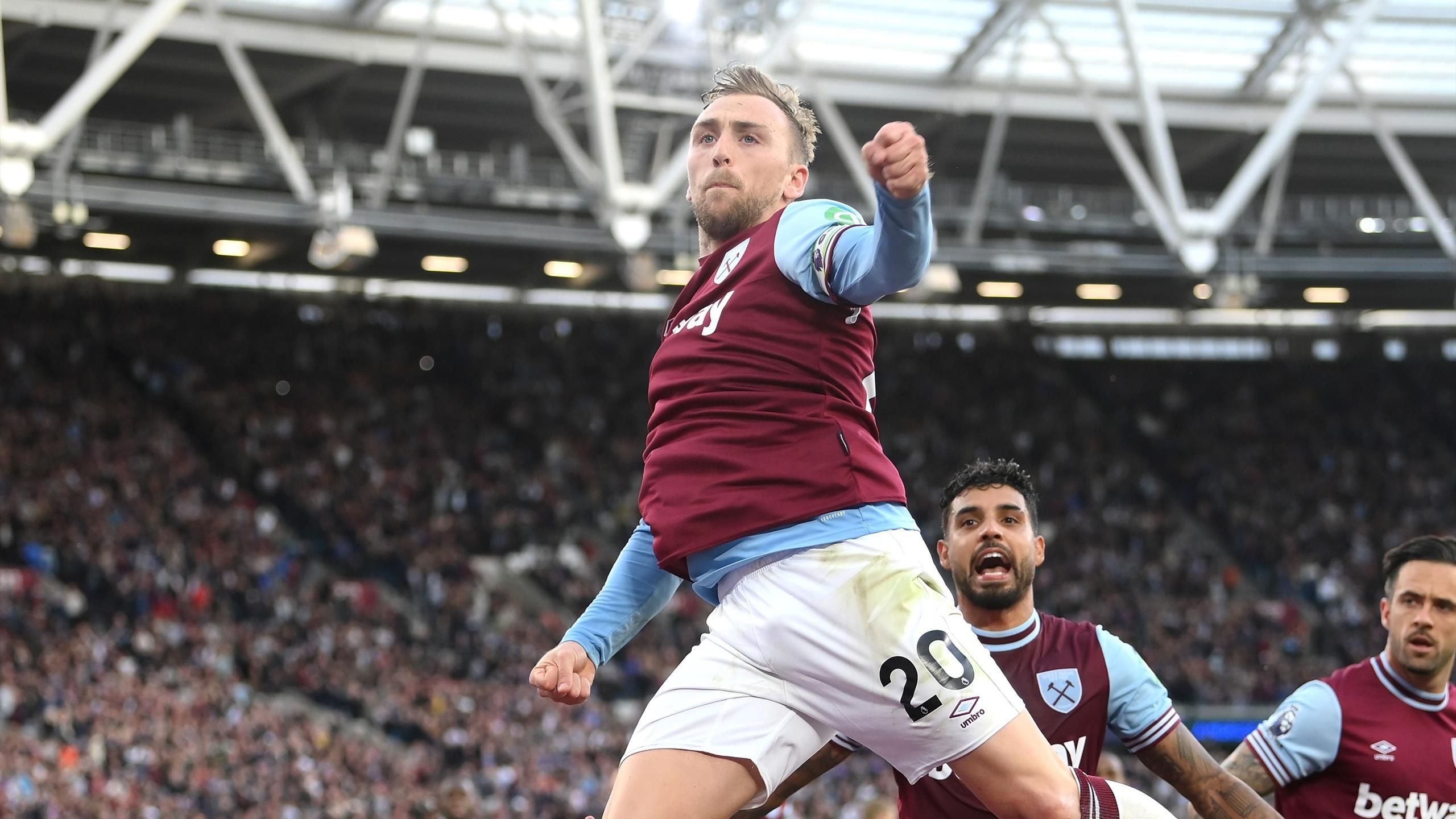 West Ham 2-1 Manchester United: Late penalty drama sees Hammers
