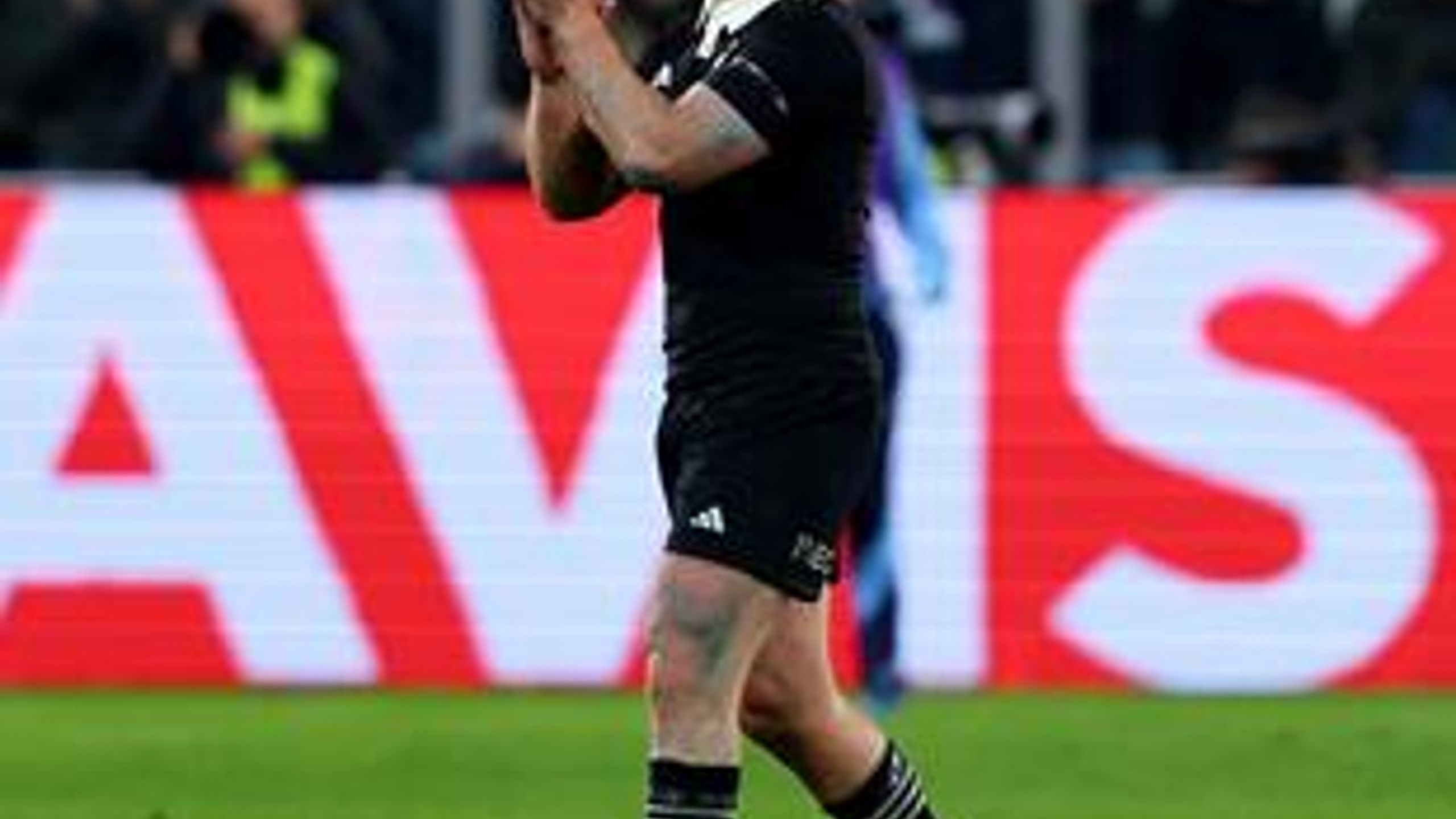 Sam Cane waves goodbye as Allianz Stadium rises to salute 'modern-day ...