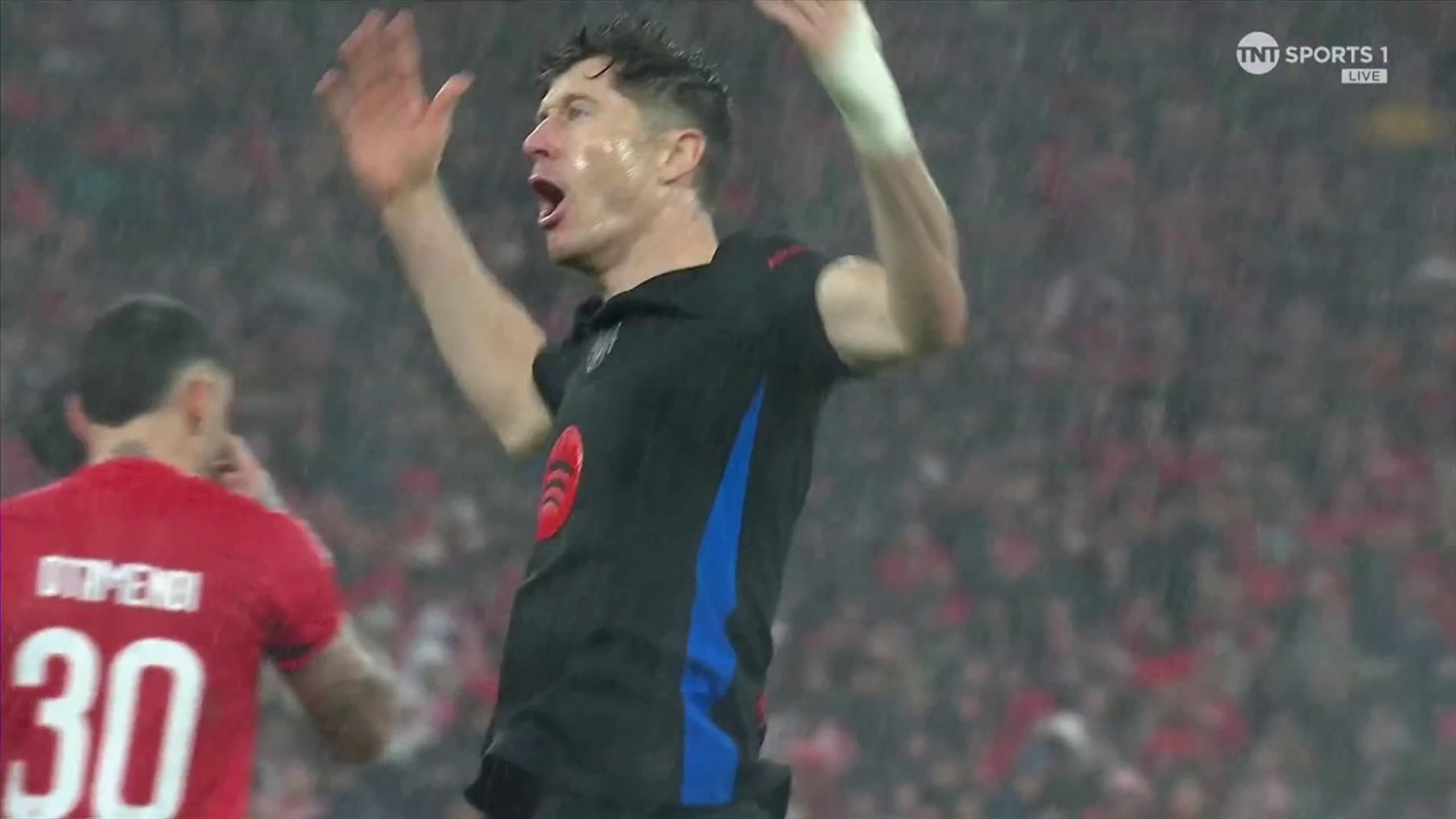 'Never a moment's doubt' - Robert Lewandowski nets second spot-kick to ...