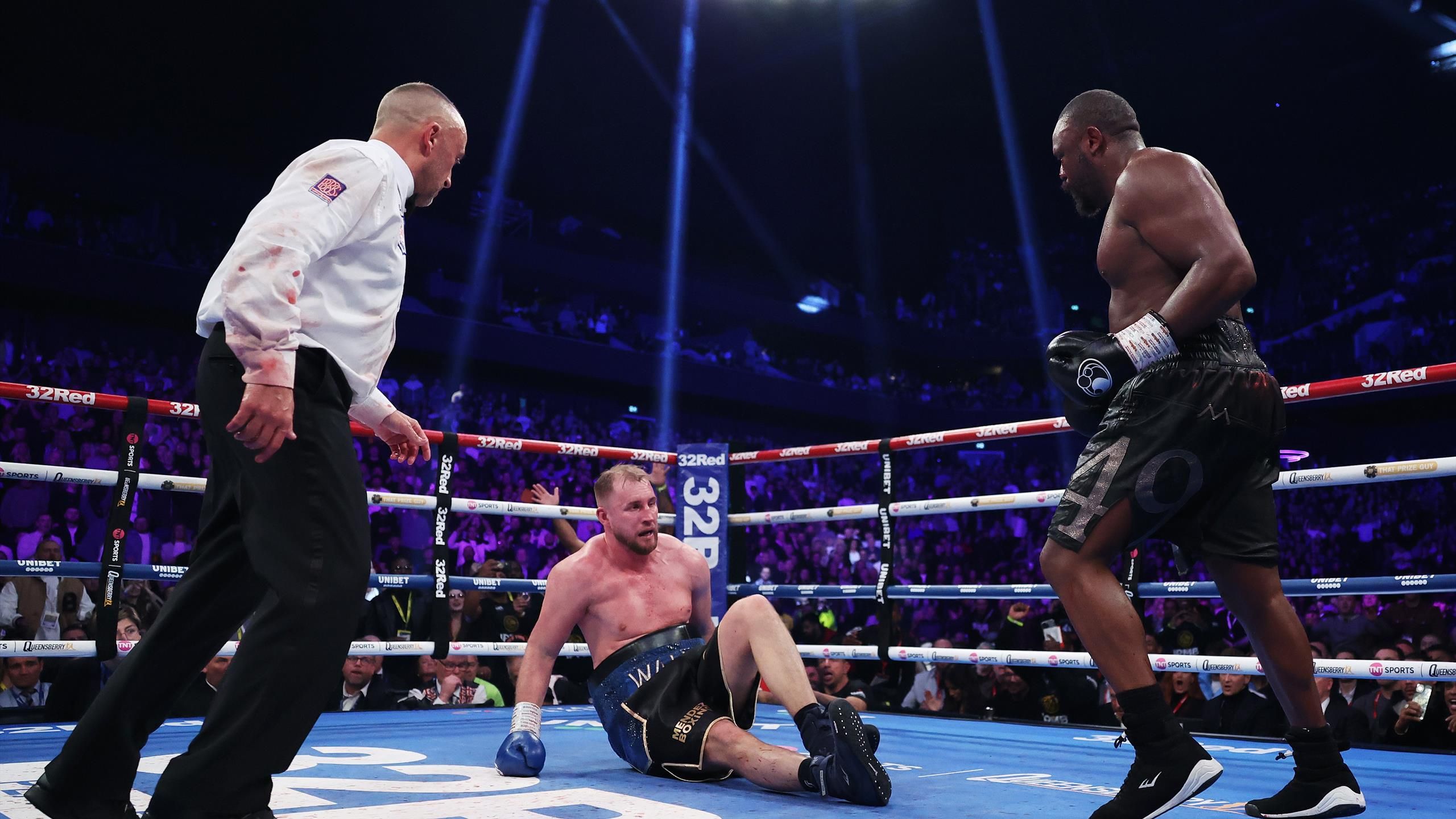 Derek Chisora floors Otto Wallin for second time in closing moments of ...