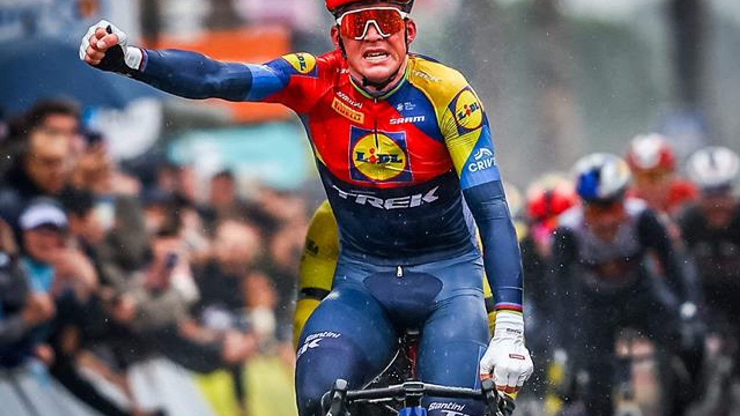 Mads Pedersen masters brutal conditions to take Stage 6 win at Paris ...
