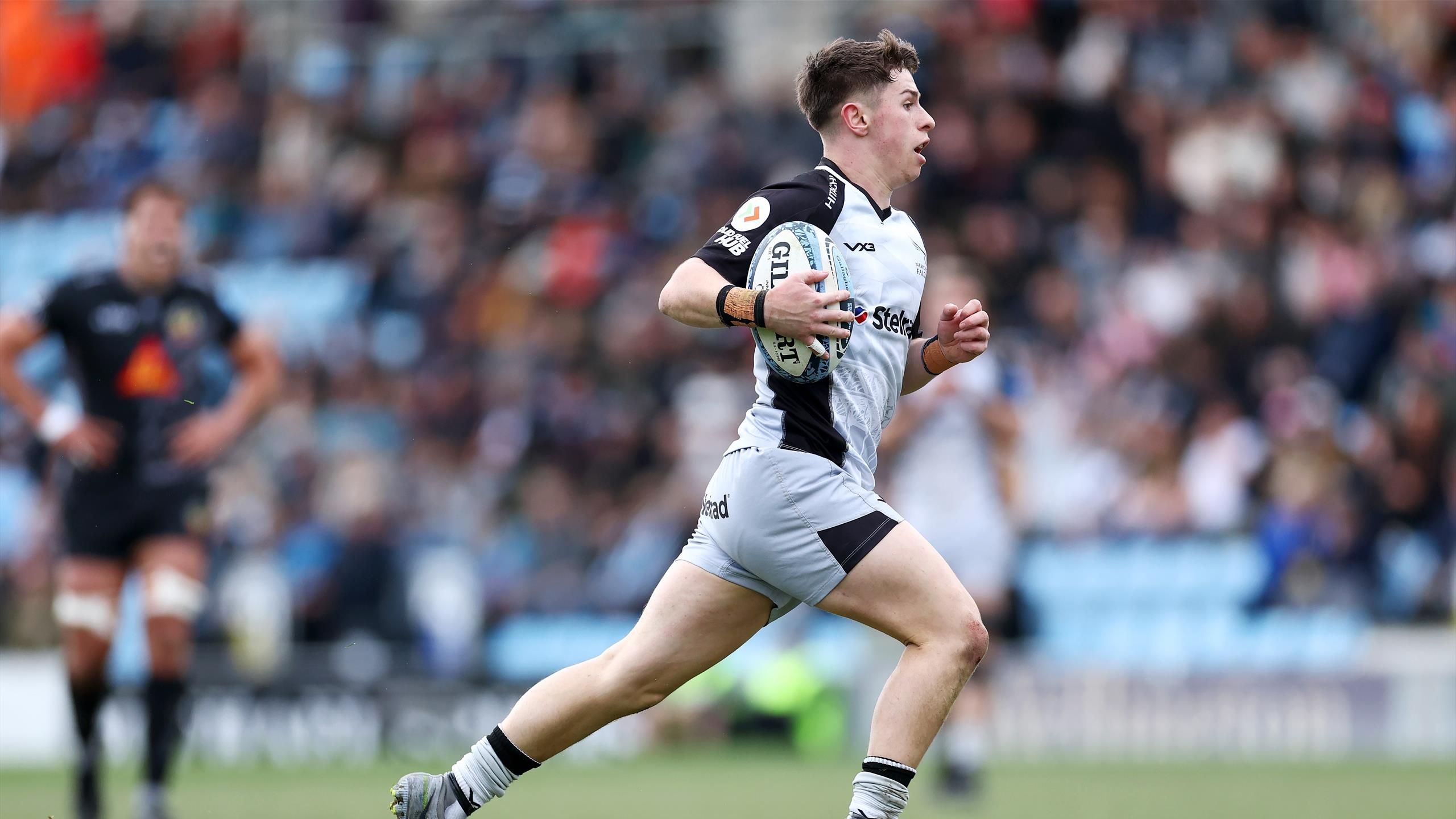 ‘What a moment’ – Joe Davis steals in for Newcastle Falcons try on ...