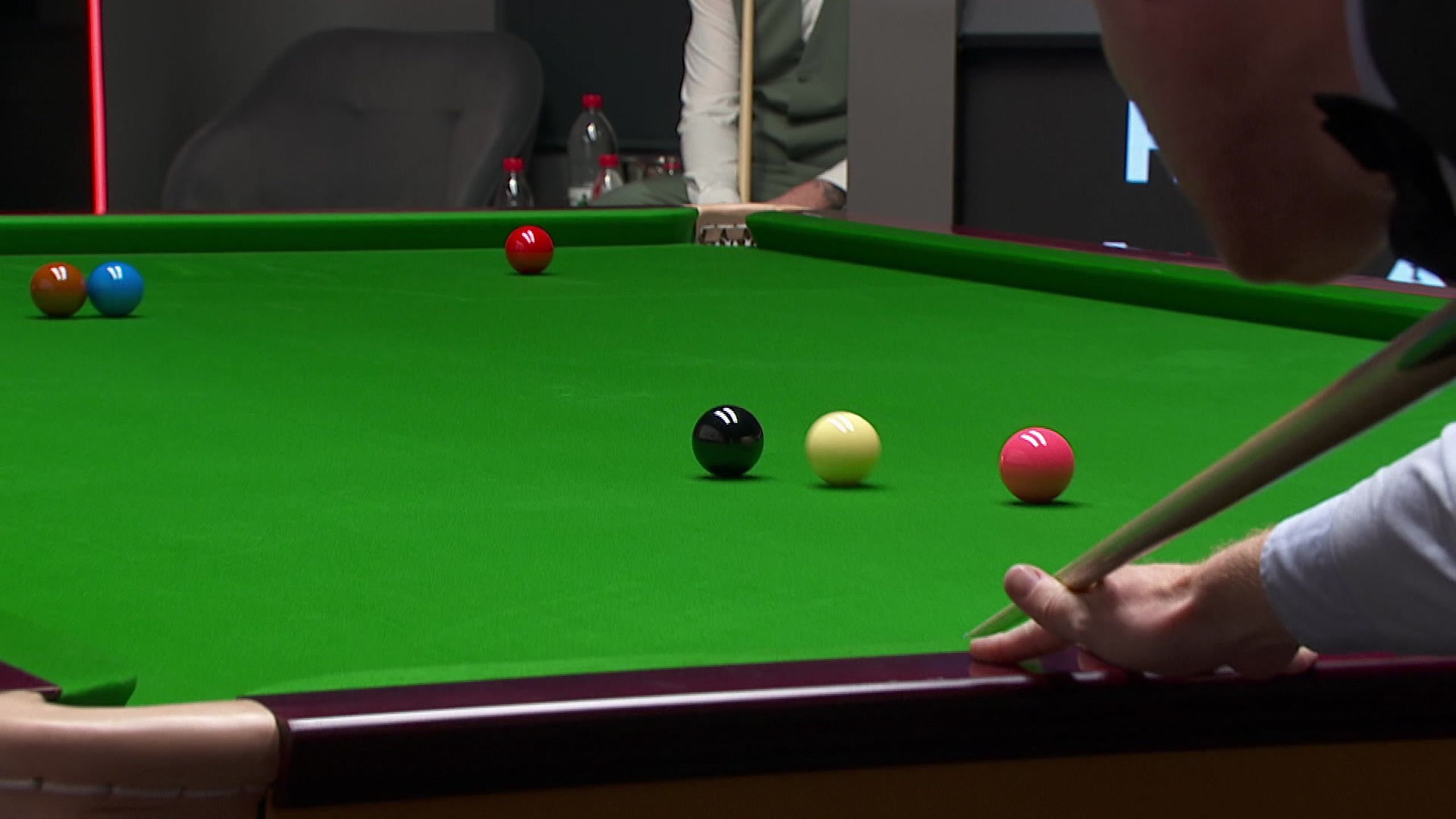 World Championship 2025: Neil Robertson plays superb swerve shot to pot ...