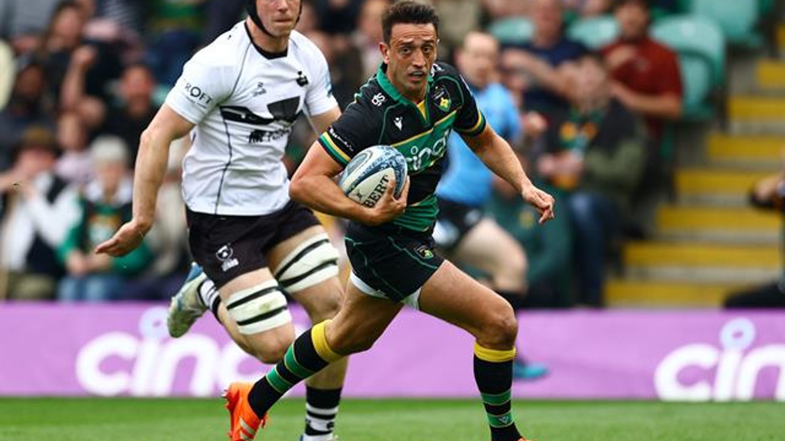 ‘Scintillating stuff’ – Alex Mitchell scores solo stunner as ...