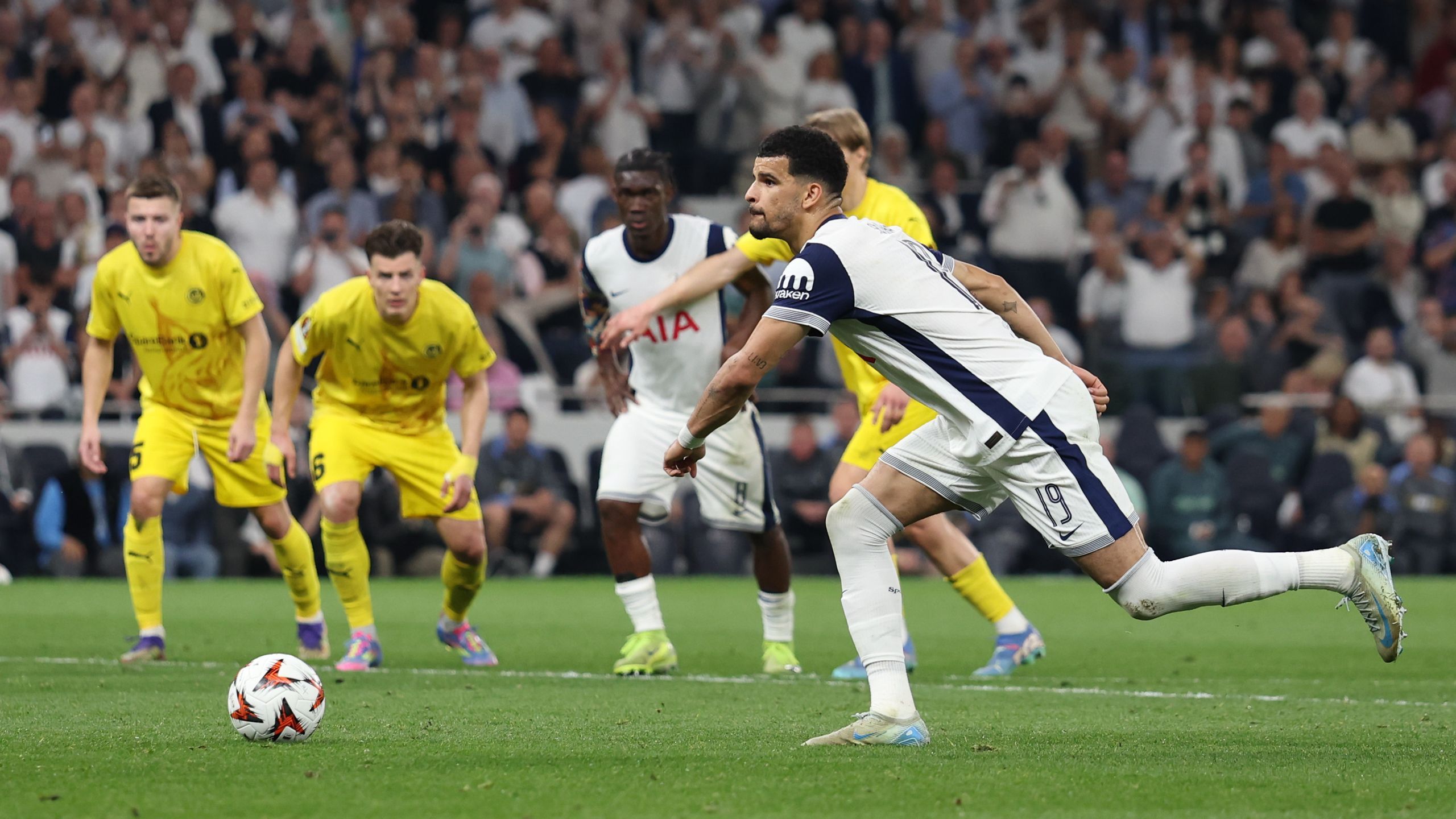 Dominic Solanke puts Tottenham in 'pole position' with excellent ...