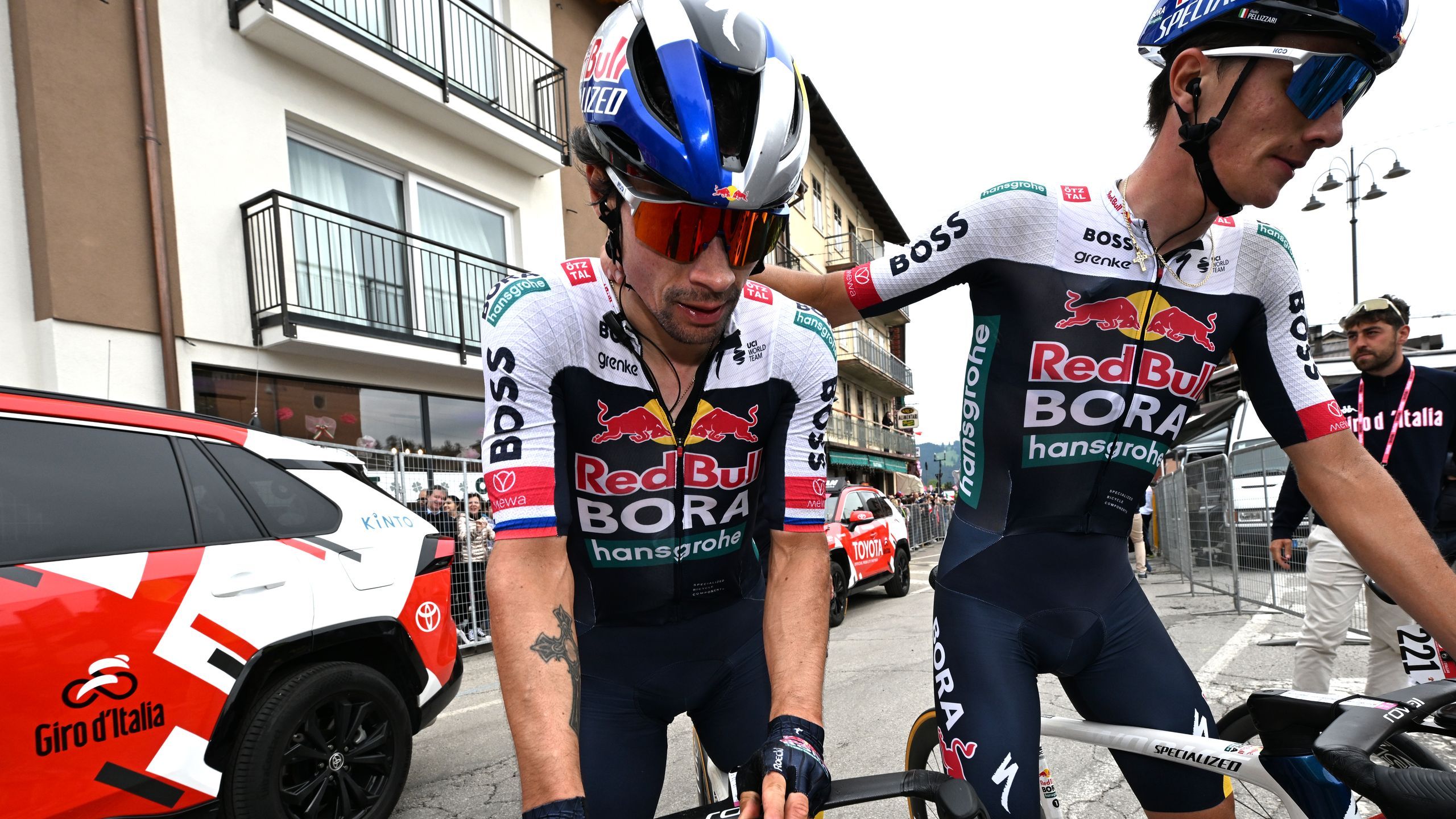 Primoz Roglic abandons Giro d'Italia after latest crash on treacherous ...