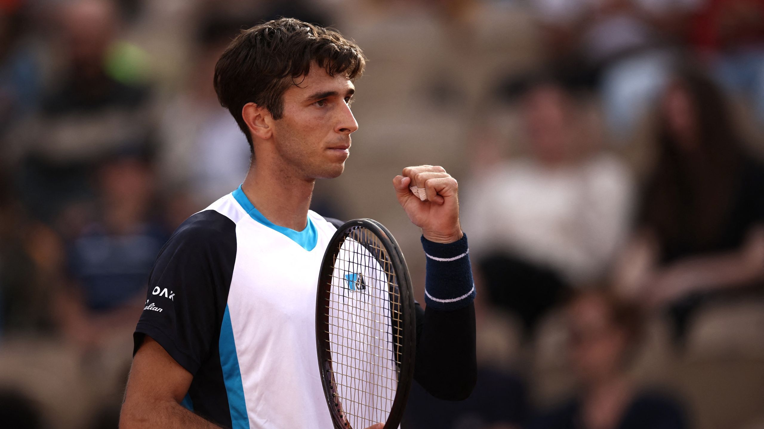 Matteo Gigante éblouit avec un point sensationnel contre Tsitsipas lors de Roland-Garros