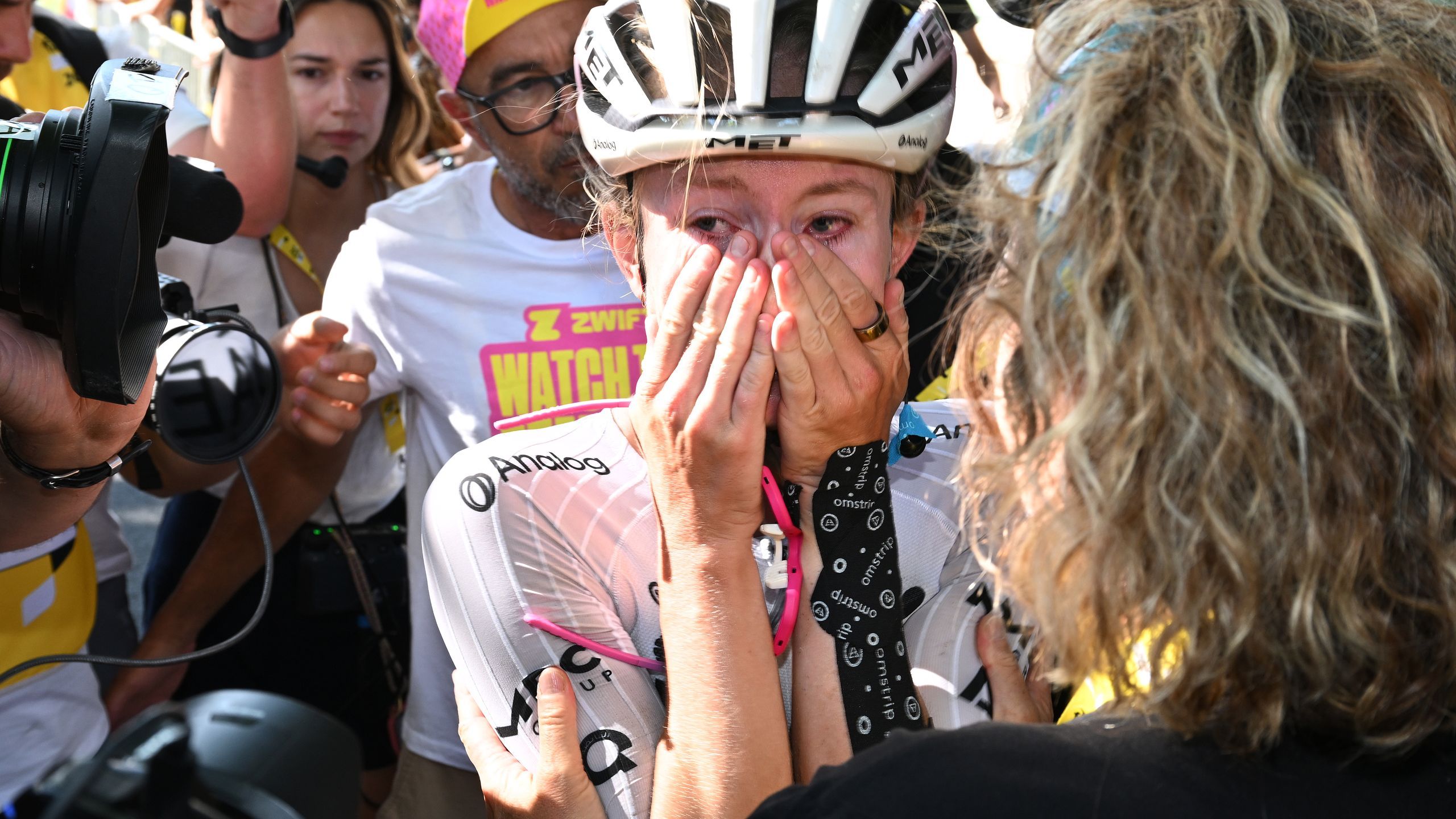 Maeva Squiban wins Stage 6 after long-range attack as Kim Le Court ...