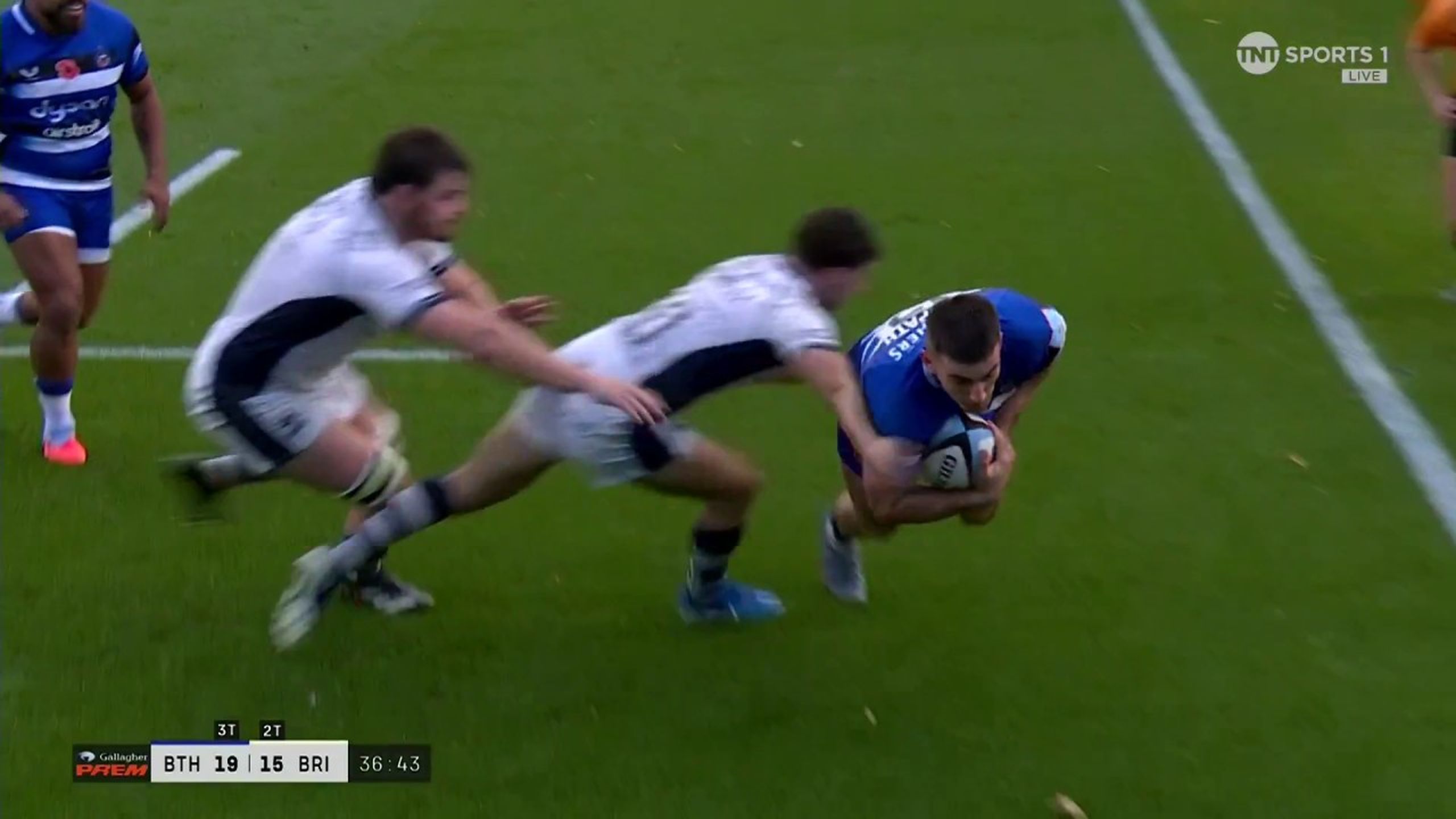 'Bath at their best! - Cameron Redpath finishes of brilliant offloading ...