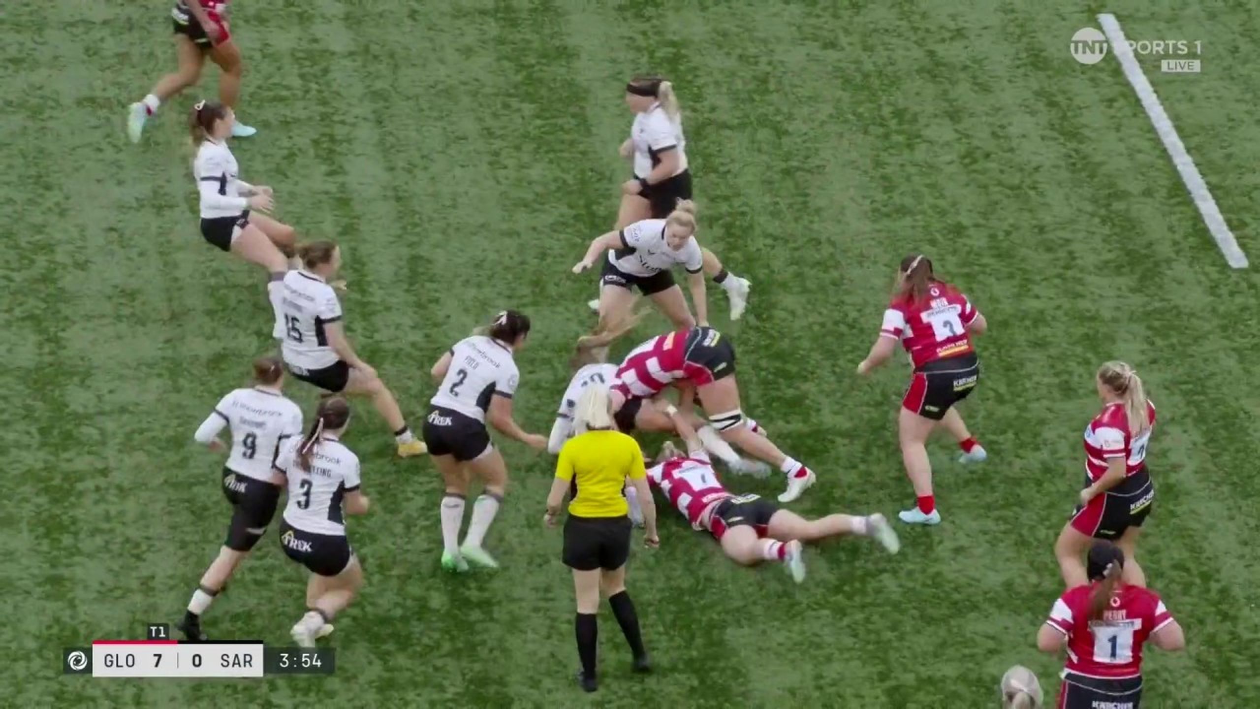 'Starting with a hiss and a roar!' - Maud Muir powers over for early ...
