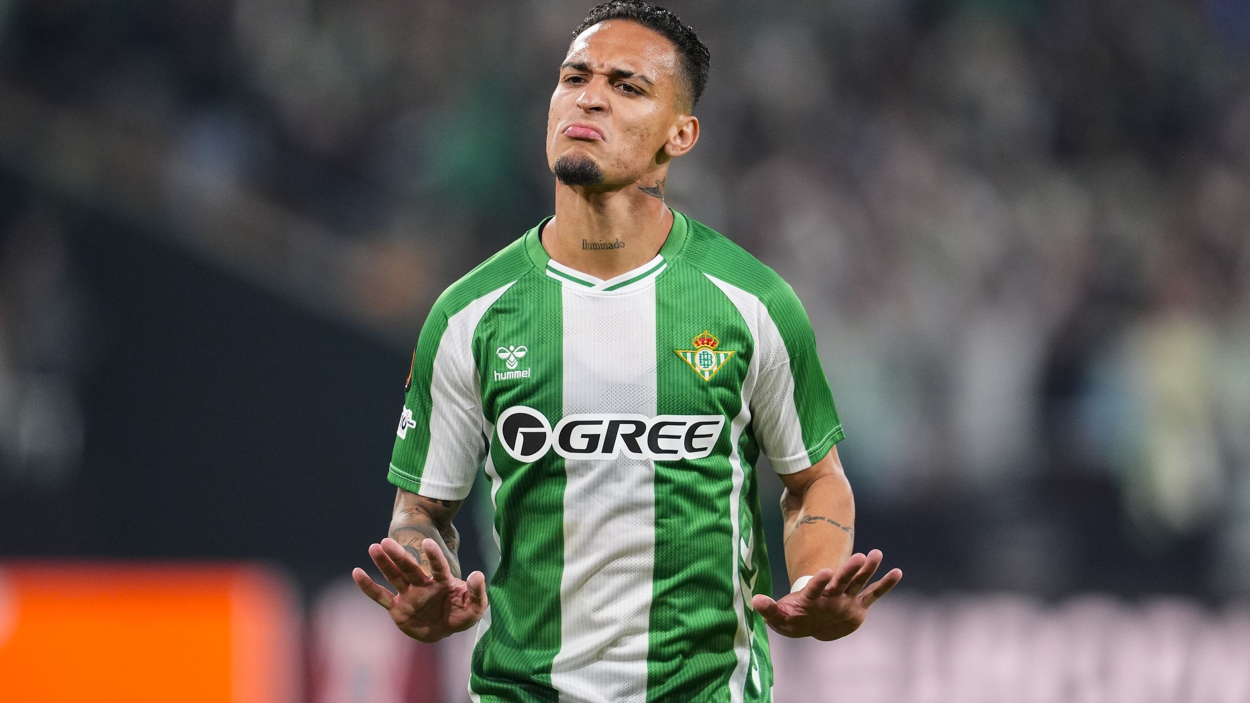 'Exquisite finish' from Antony as Real Betis catch out Lyon defensively ...