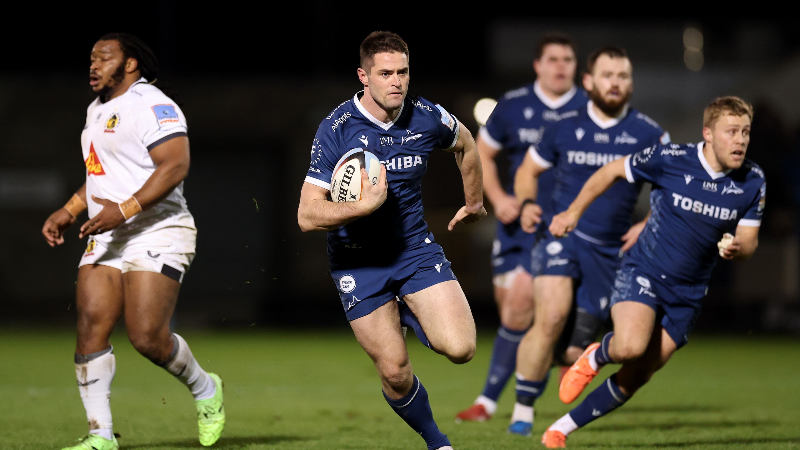 Luke James bursts through hole in Exeter Chiefs defence and steps ...