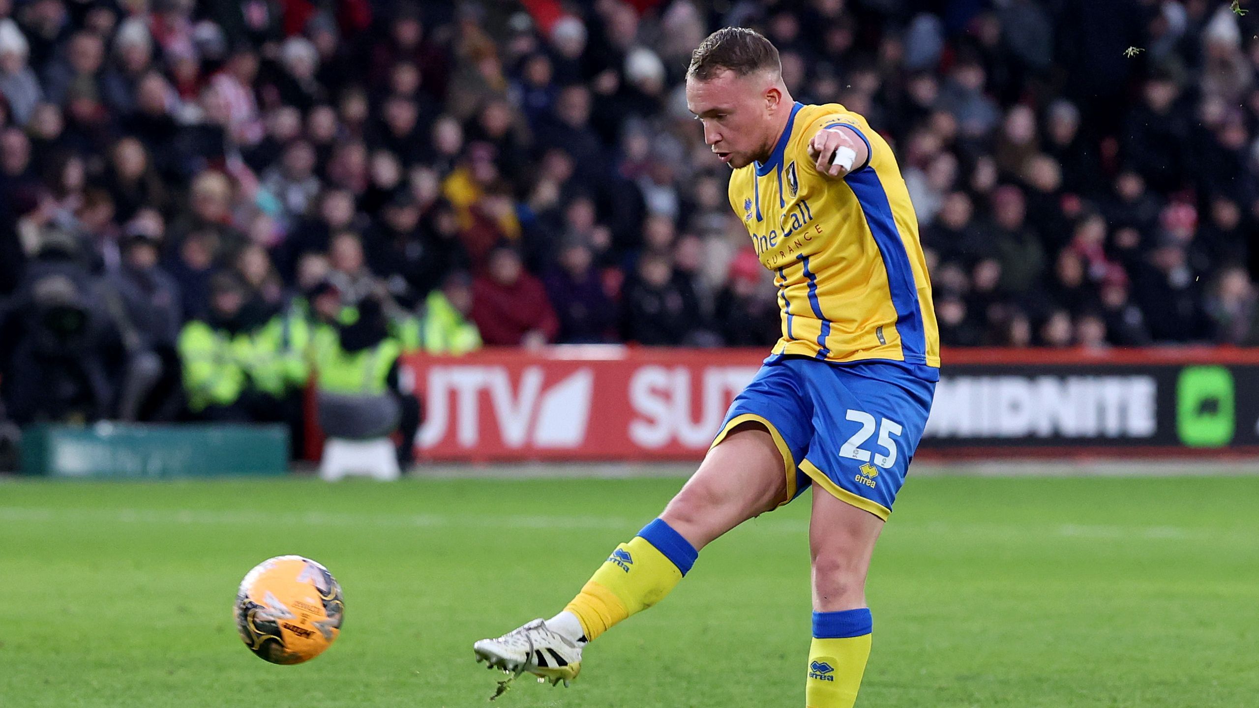 Louis Reed haunts Sheffield United with 'gorgeous stunner' to hand ...