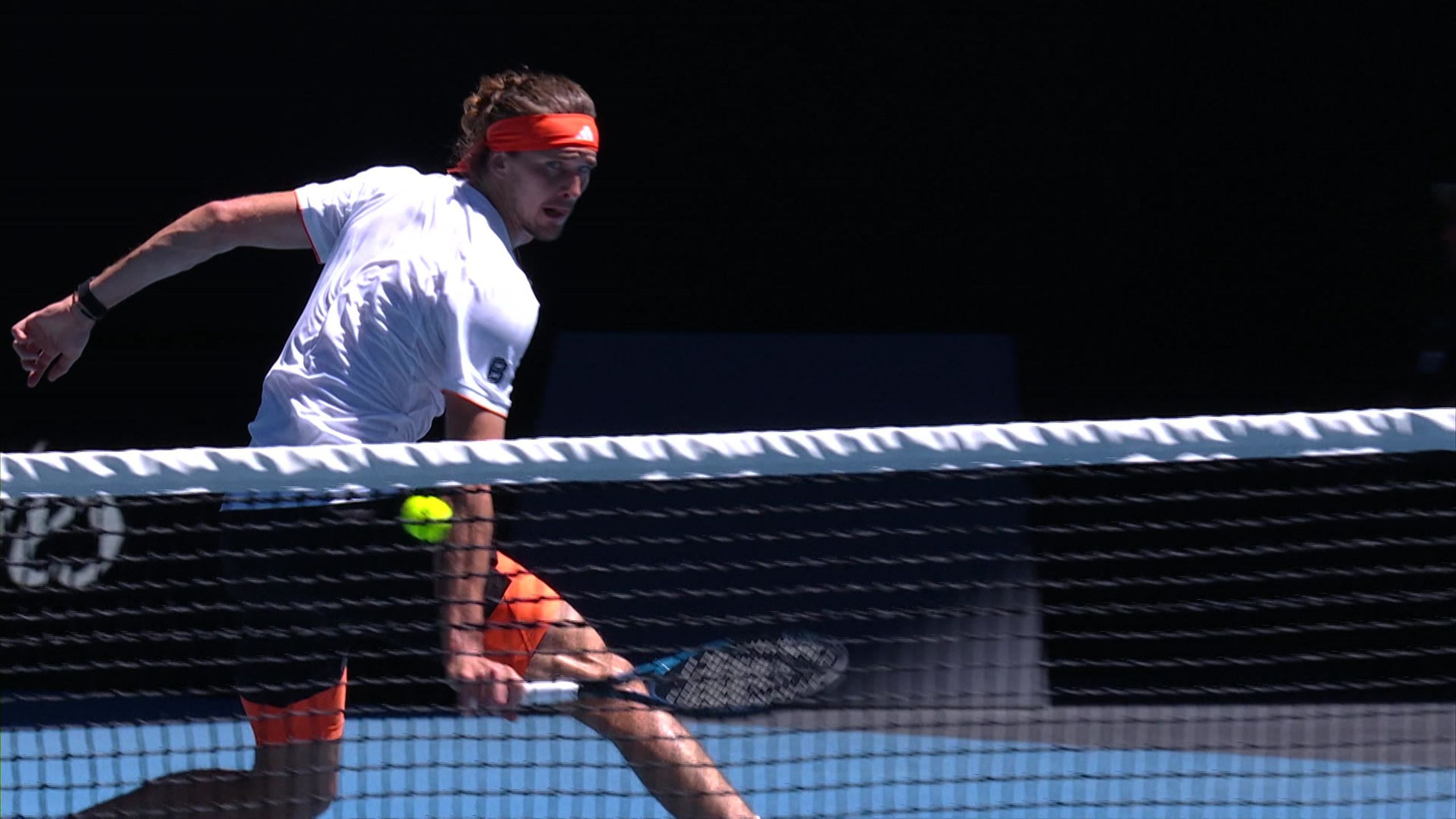 Alexander Zverev shows 'masterful touch' to somehow retrieve ball and ...