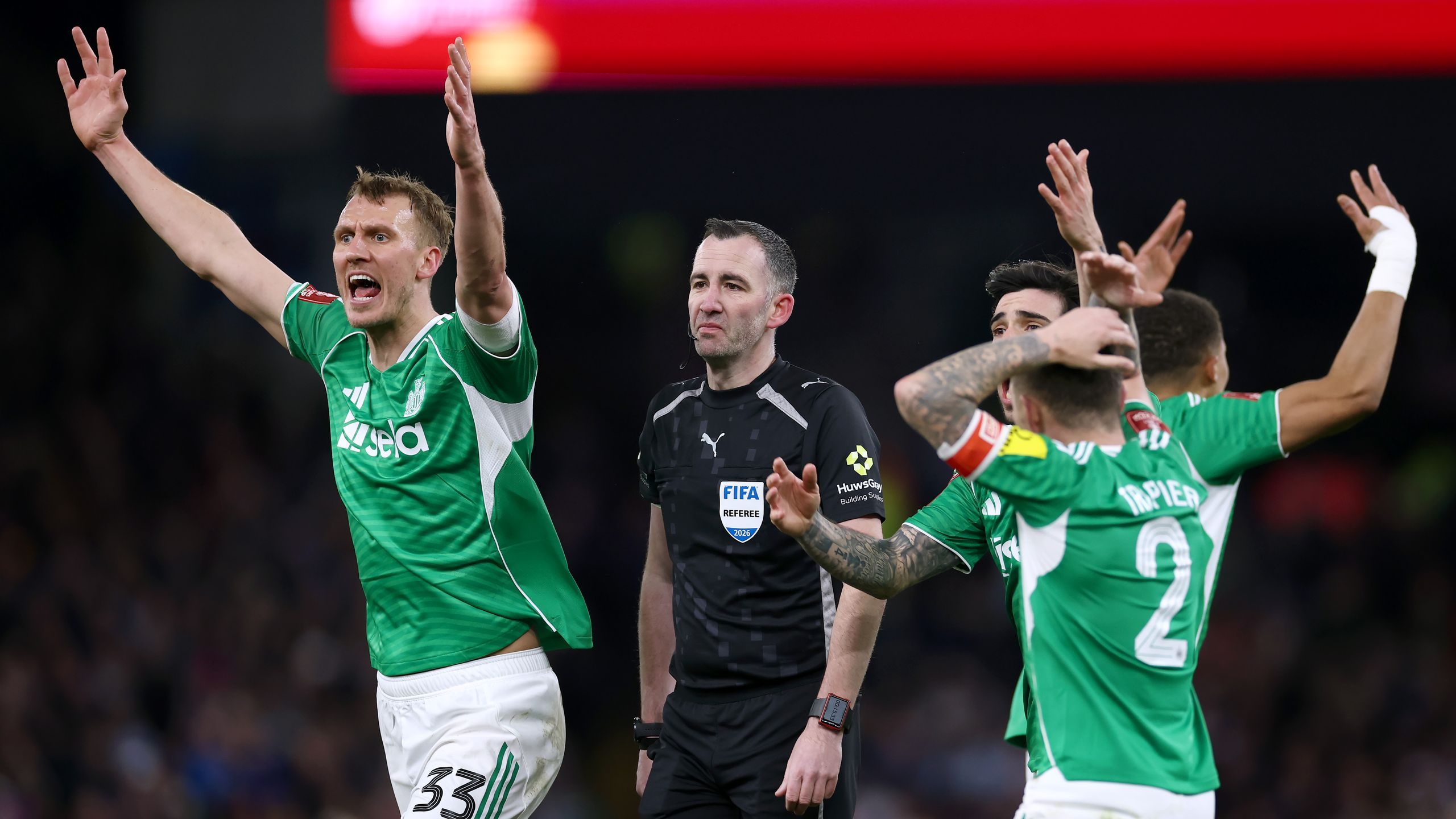 Referee rage, seagull masks and a broken net - Emirates FA Cup fourth ...