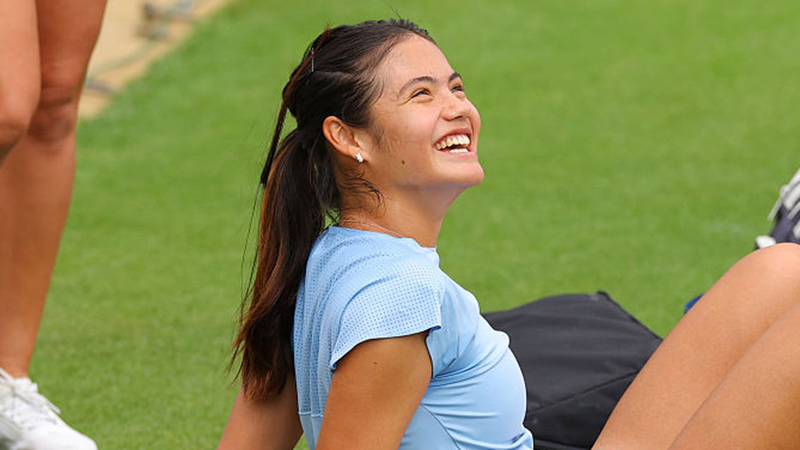 Emma Raducanu reveals intention to play Wimbledon despite leg injury ...