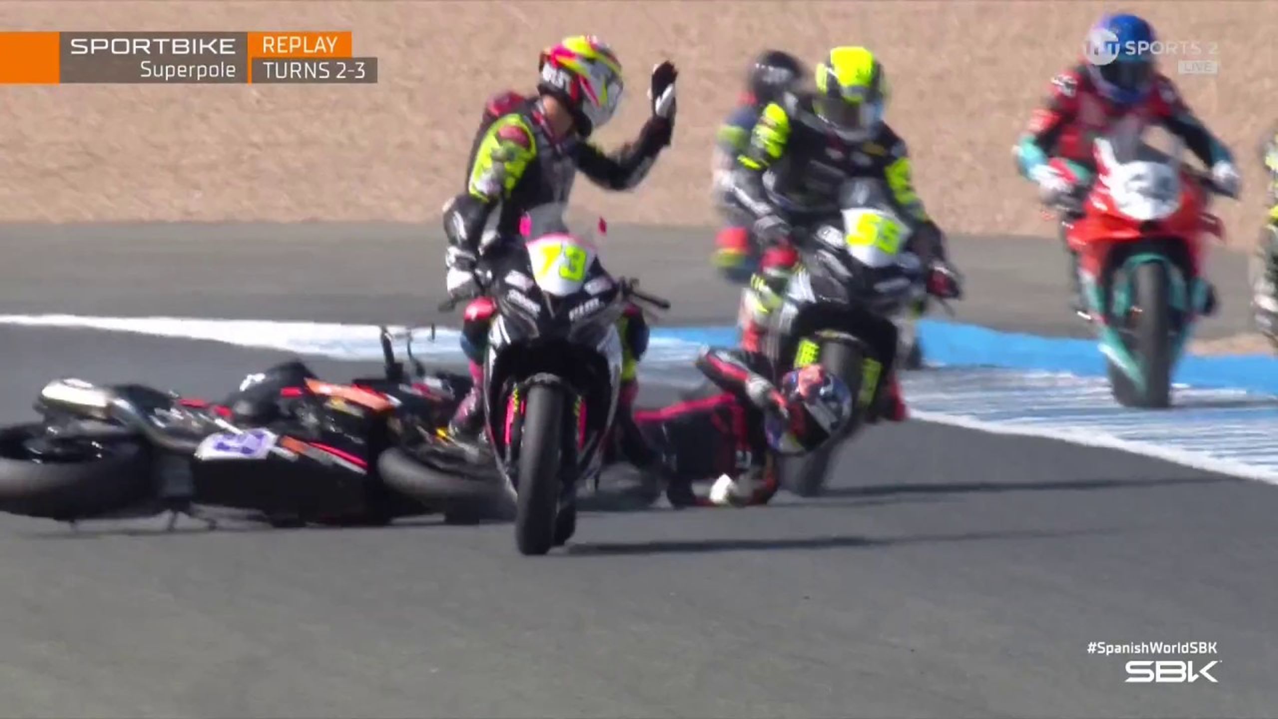 Red flag after Jurrien van Grugten escapes from crash - ‘His hand is ...