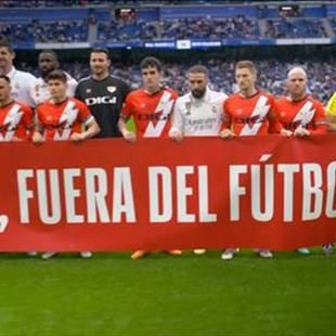 WATCH - Real Madrid players show support for Vinicius Junior ahead of