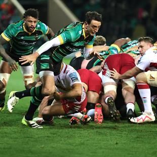 ‘Razor sharp’ - Alex Mitchell seizes on a loose ball at a scrum to ...