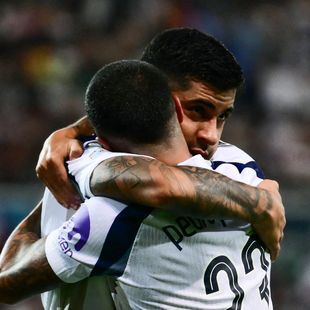 Cristian Romero powers Spurs into two-goal lead against PSG after