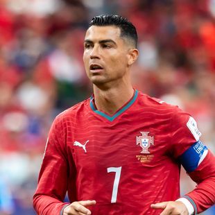 Cristiano Ronaldo: Portugal defender Ruben Dias backs team-mate as fallout  from World Cup opener continues - 'Everyone in firing line' - TNT Sports