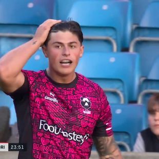 Louis Rees-Zammit dives over for second try as Bristol Bears draw level ...