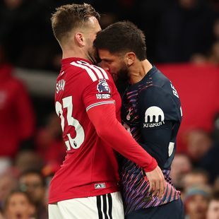 Breathtaking Roberto De Zerbi: I 'kissed' Rodrigo Bentancur After Red Card, The 'character' That Spurs Need Photo Collection
