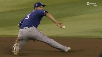 Watch as Seager dives for double play to help Rangers escape inning