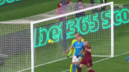 ‘Wonderful strike’ – Angelino finds corner with thumping volley as Roma snatch late point