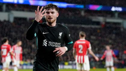 Lightning Liverpool counter sees Elliott put visitors back in front at PSV