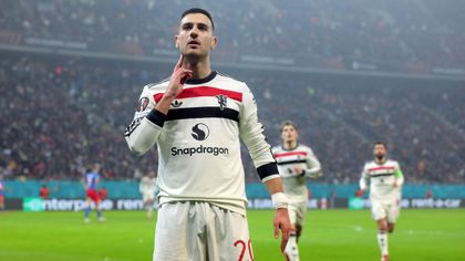 'They've been knocking' - Dalot opens the scoring for United seconds after Fernandes rattles the bar